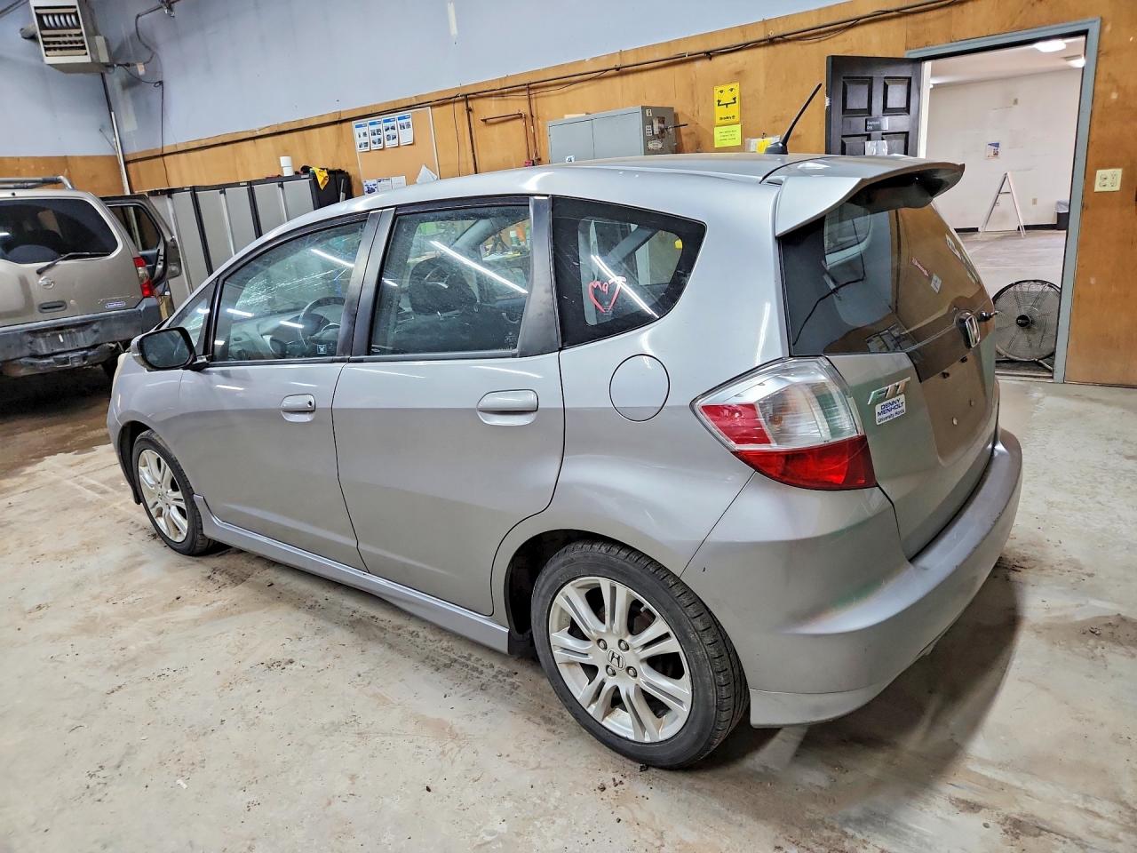 2010 Honda Fit Sport Серебряный vin: JHMGE8H46AS004032