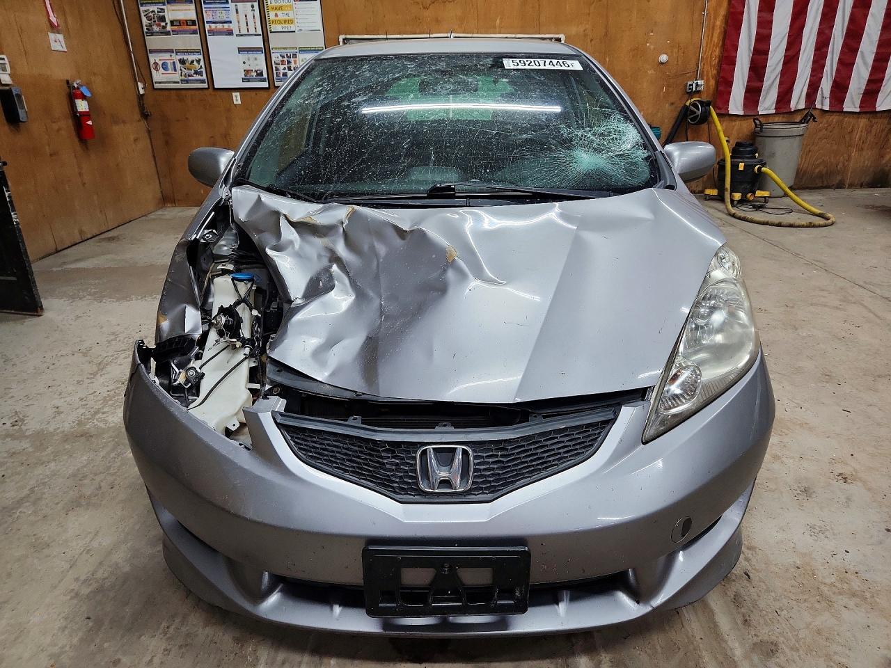 2010 Honda Fit Sport Серебряный vin: JHMGE8H46AS004032