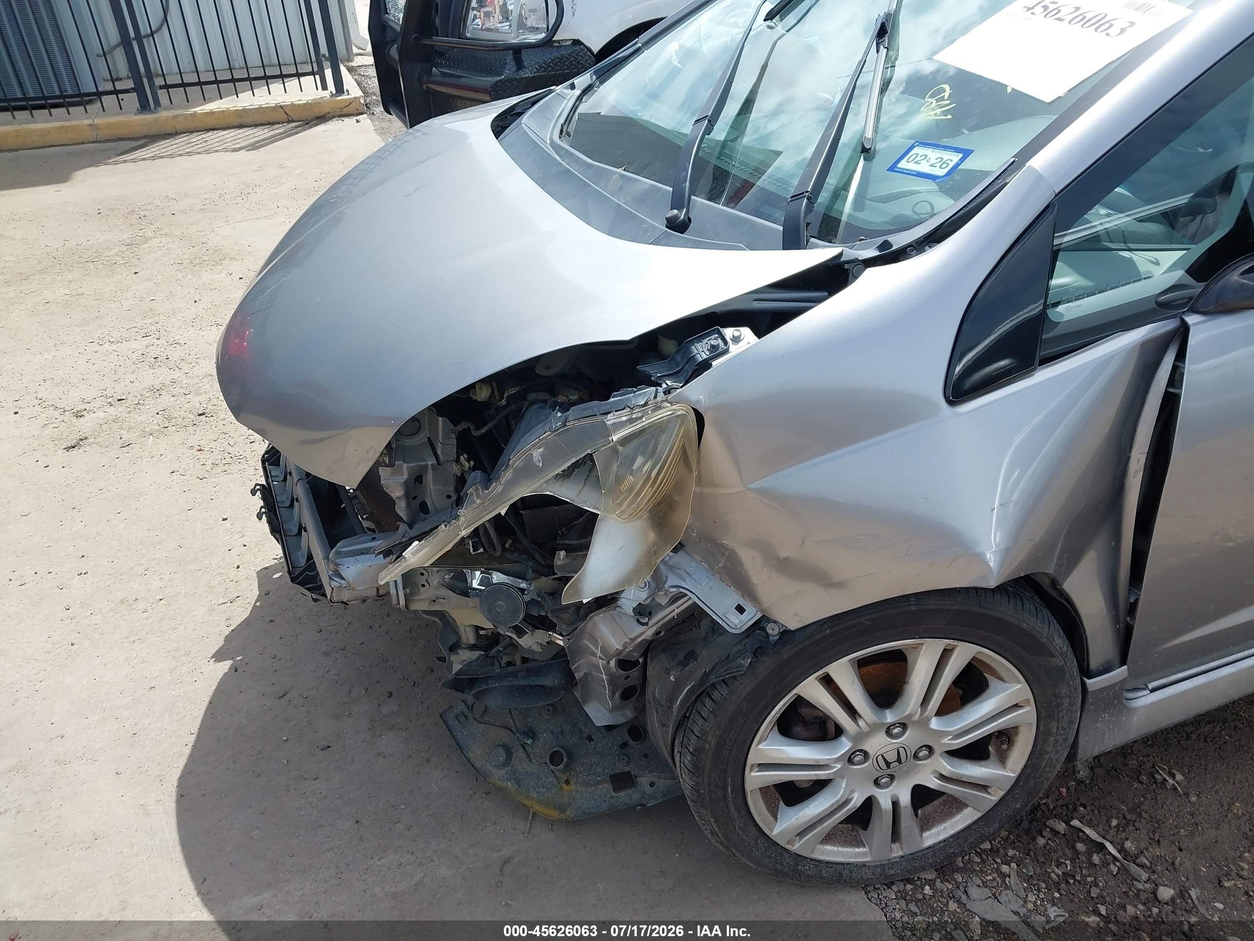 2010 Honda Fit Sport Silver vin: JHMGE8H46AS007755