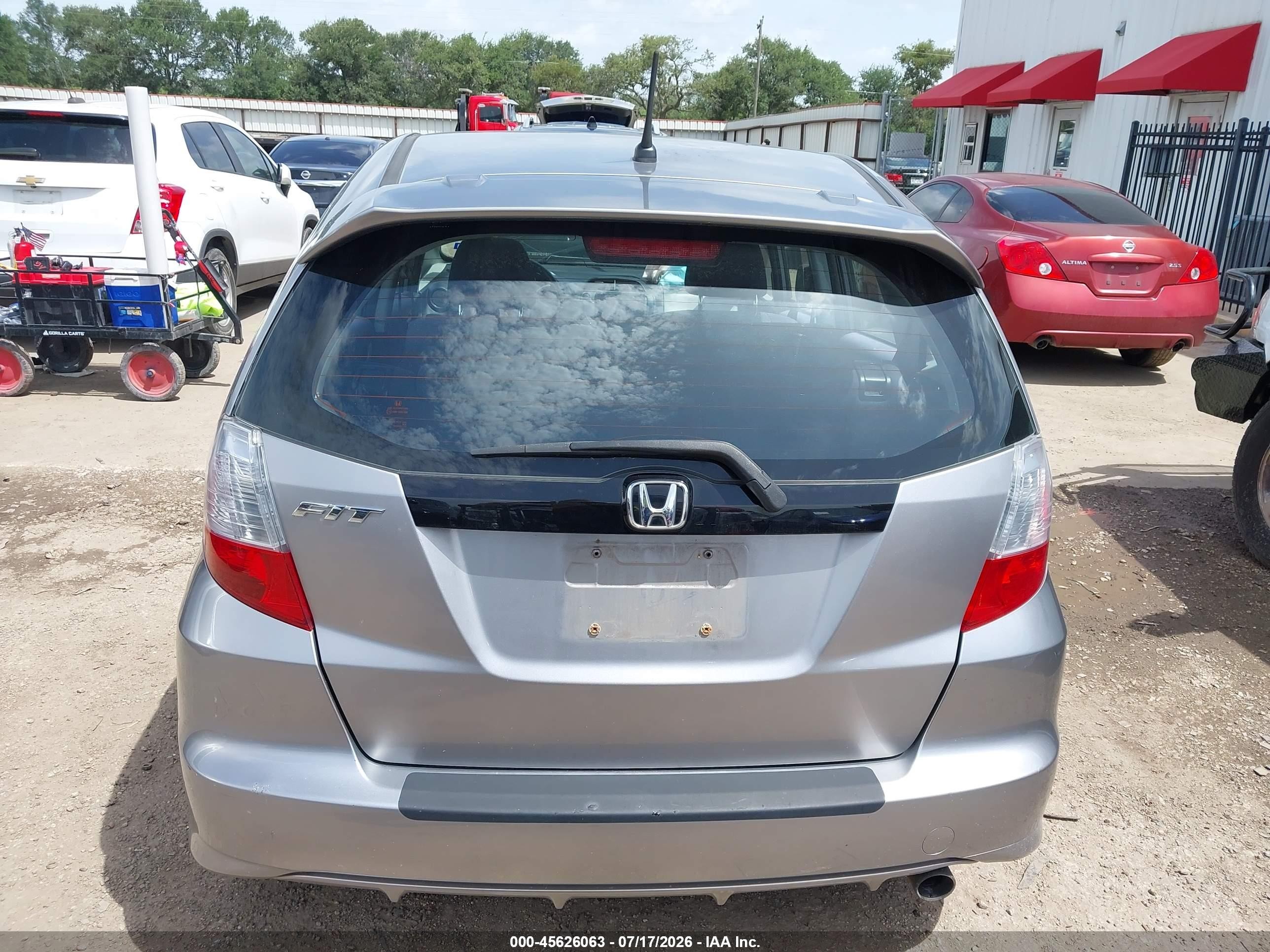 2010 Honda Fit Sport Silver vin: JHMGE8H46AS007755
