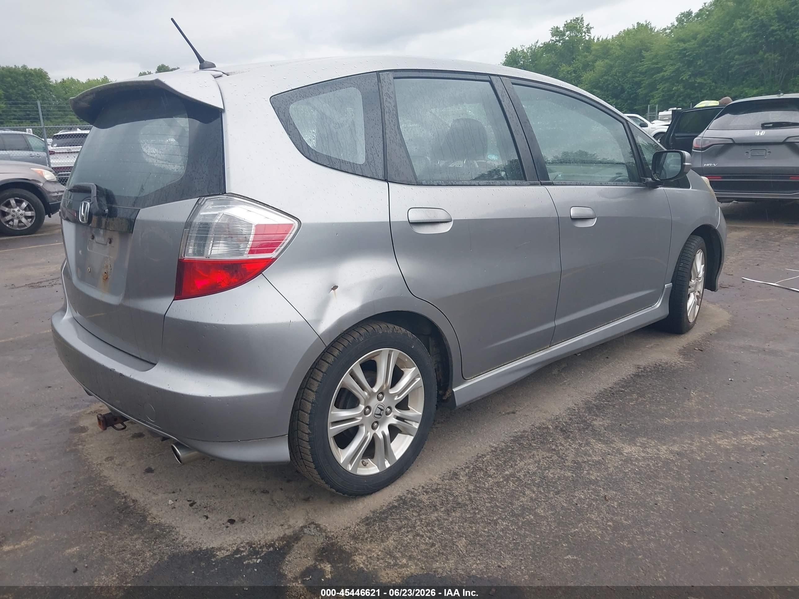 2010 Honda Fit Sport Silver vin: JHMGE8H47AC008939