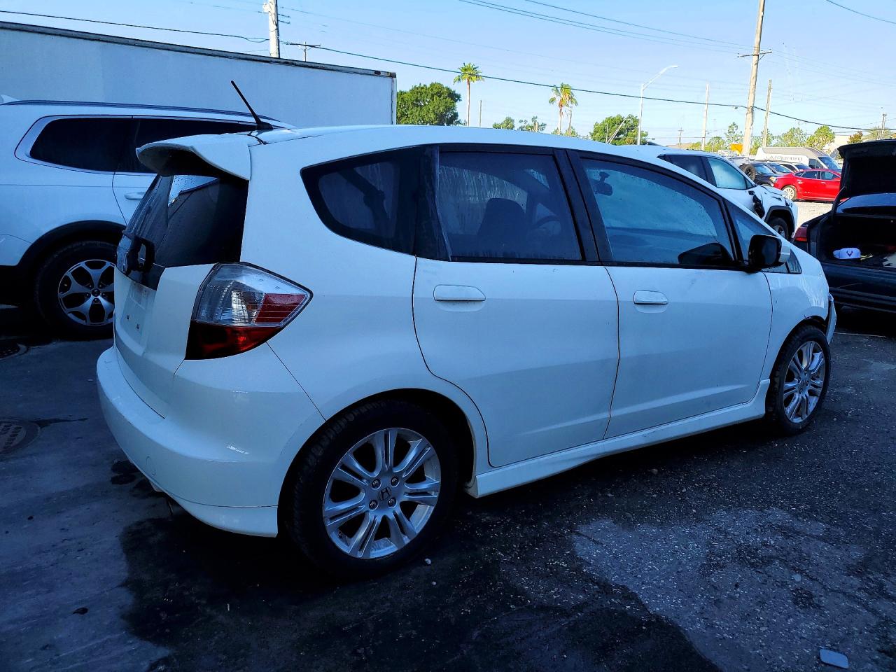 2010 Honda Fit Sport Белый vin: JHMGE8H48AC033753