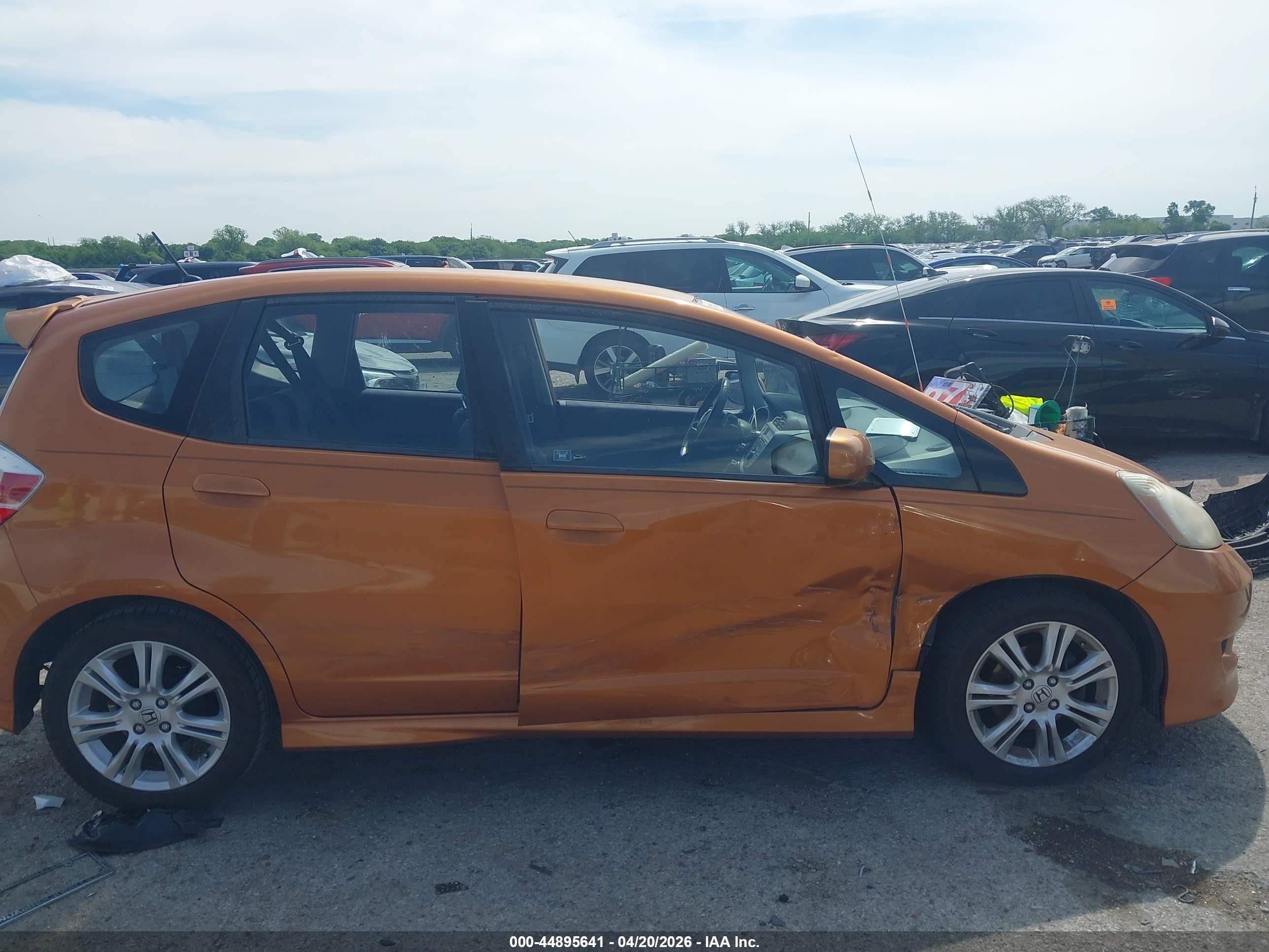 2010 Honda Fit Sport Orange vin: JHMGE8H48AS000936