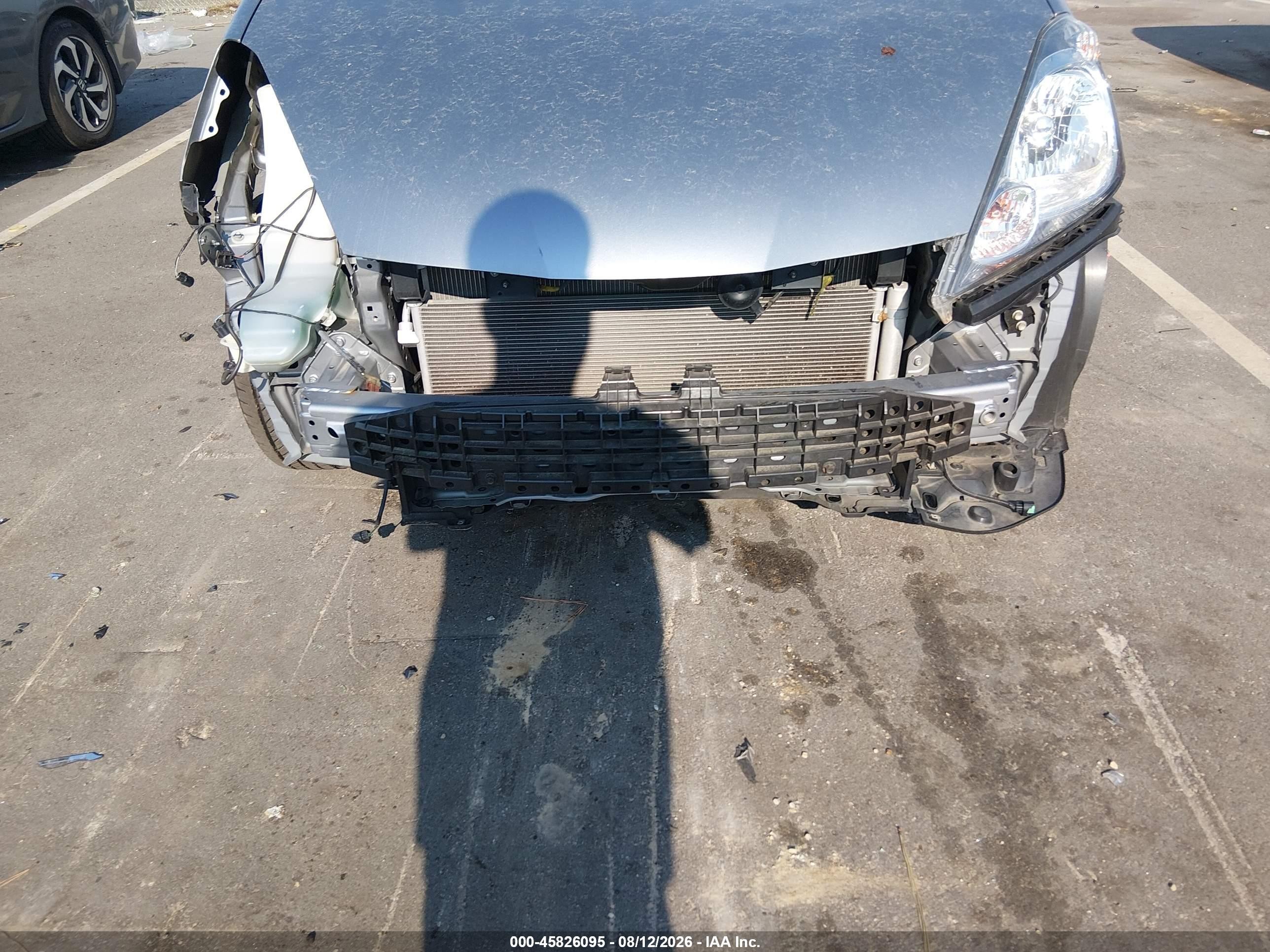 2010 Honda Fit Sport Серебряный vin: JHMGE8H49AC012880