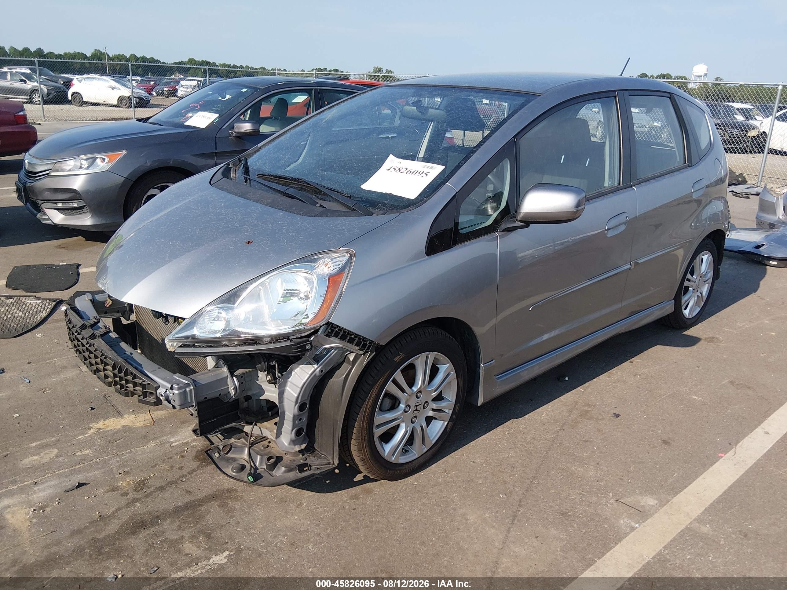 2010 Honda Fit Sport Серебряный vin: JHMGE8H49AC012880