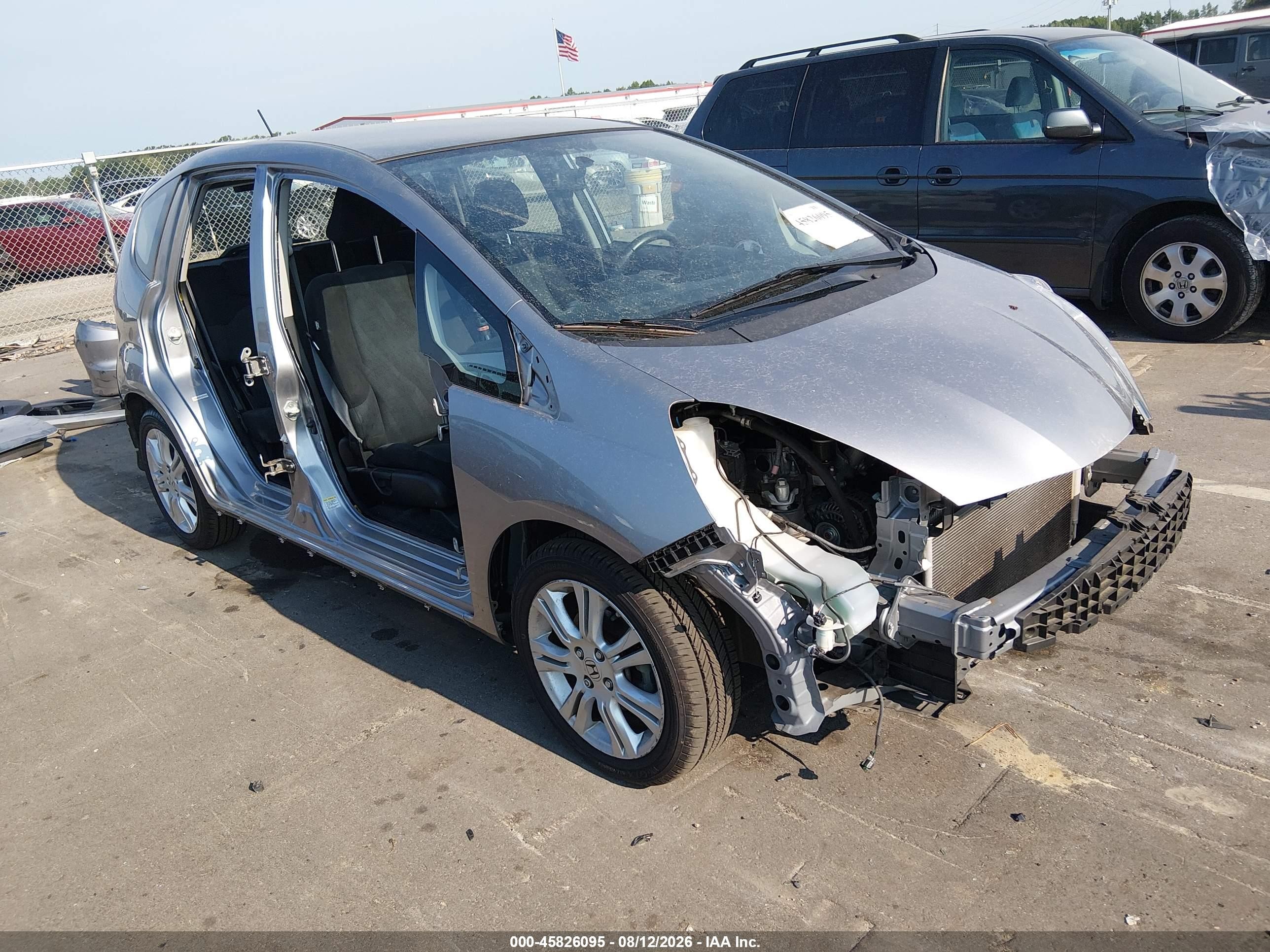 2010 Honda Fit Sport Серебряный vin: JHMGE8H49AC012880