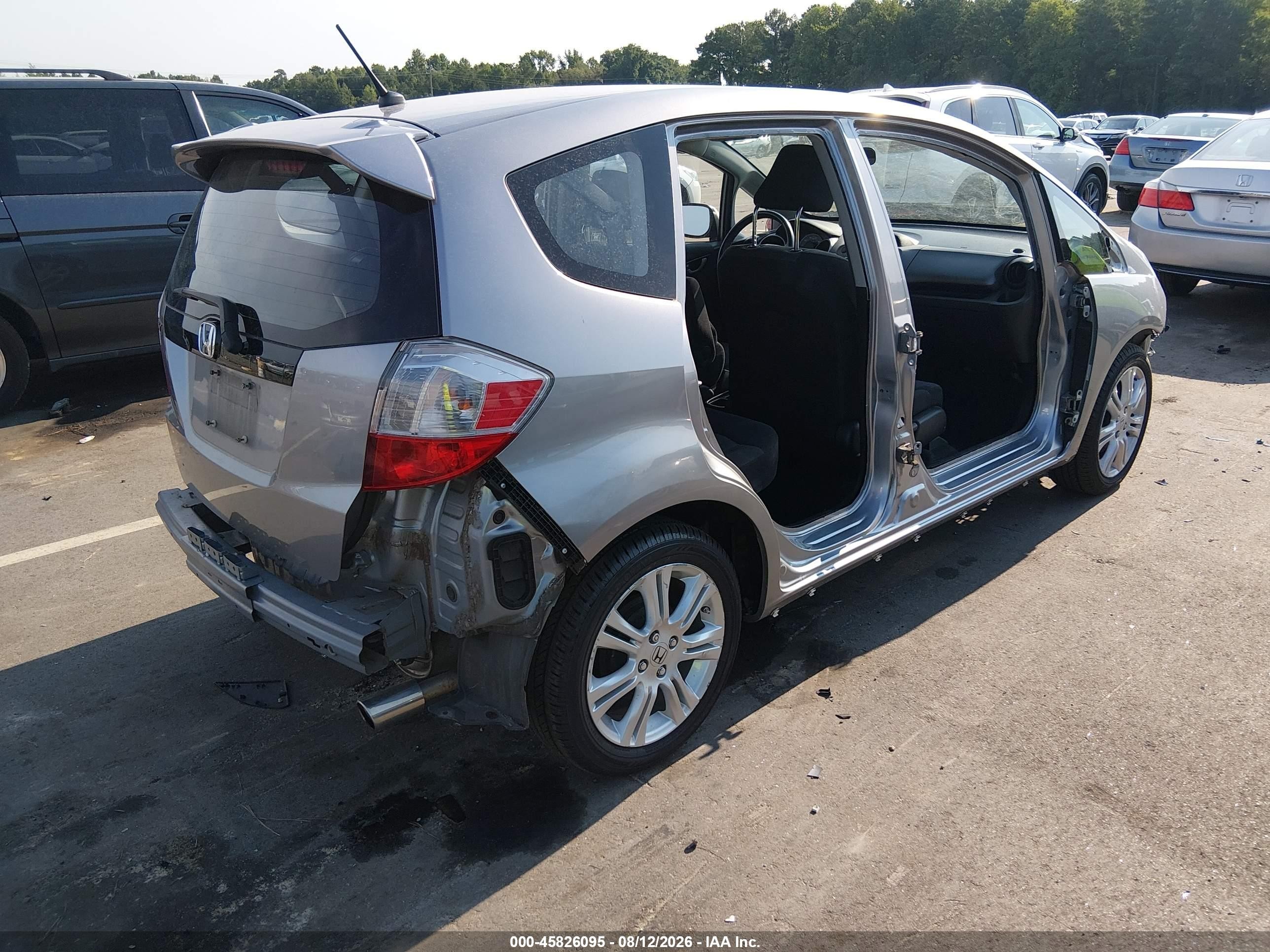 2010 Honda Fit Sport Серебряный vin: JHMGE8H49AC012880