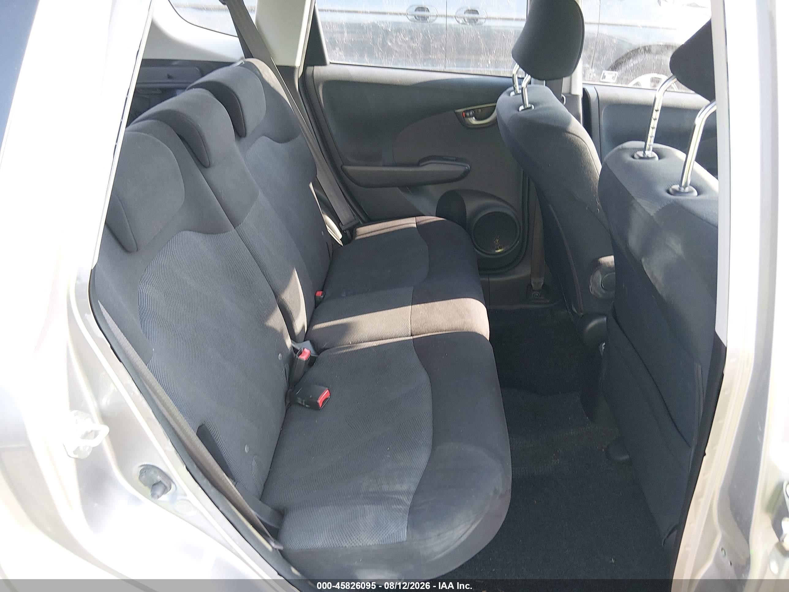 2010 Honda Fit Sport Серебряный vin: JHMGE8H49AC012880