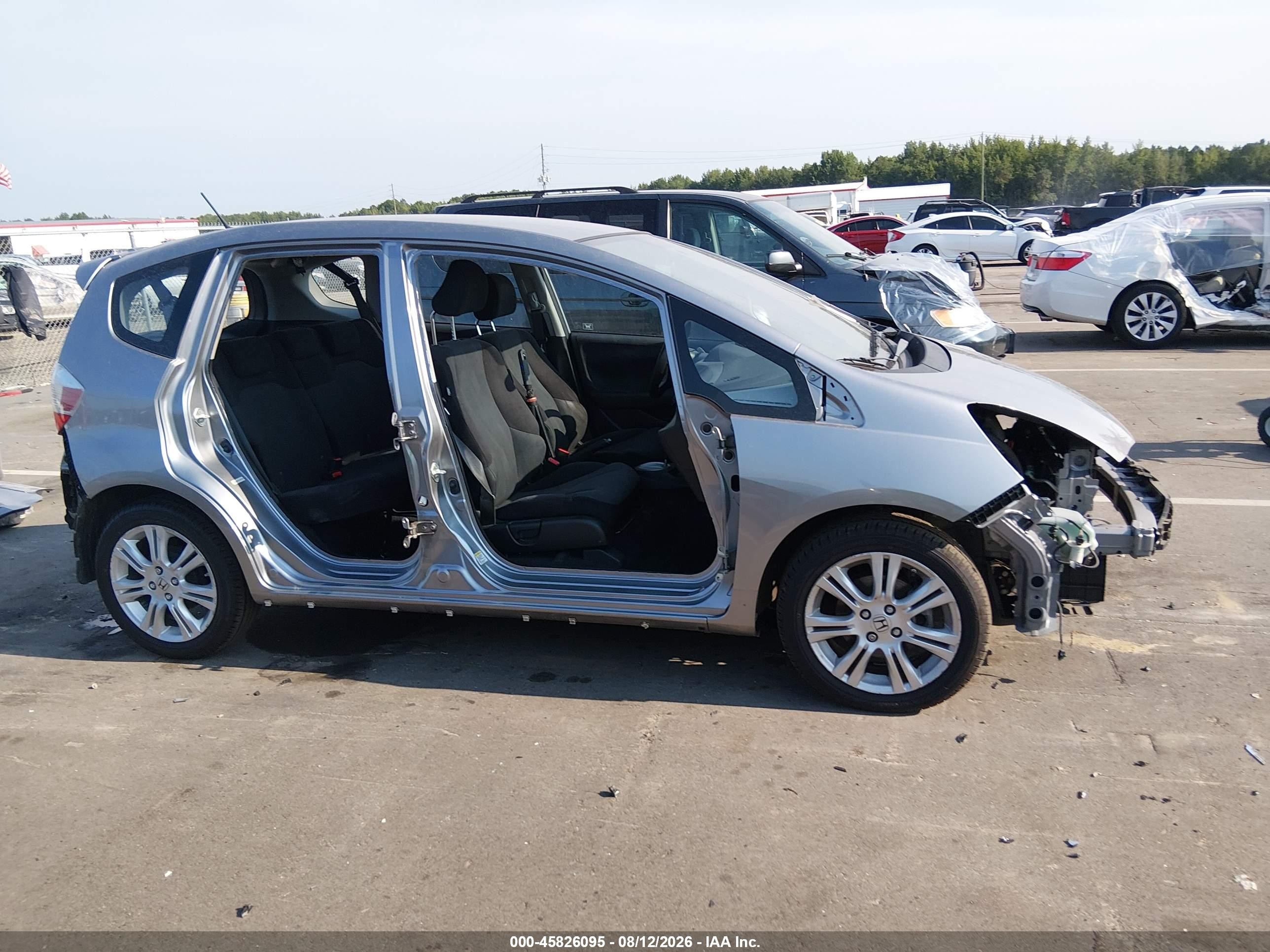 2010 Honda Fit Sport Серебряный vin: JHMGE8H49AC012880