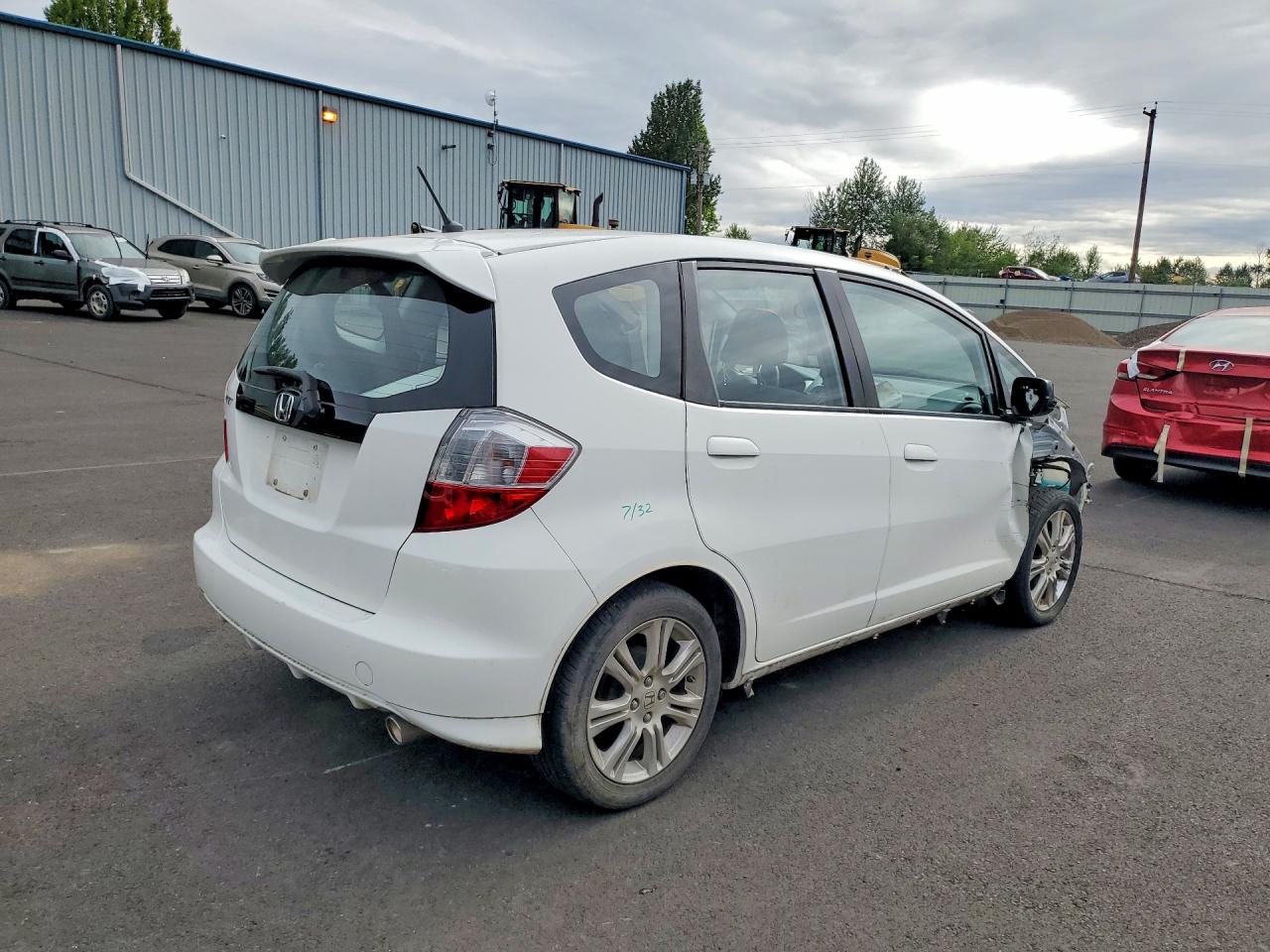 2010 Honda Fit Sport White vin: JHMGE8H49AC024902