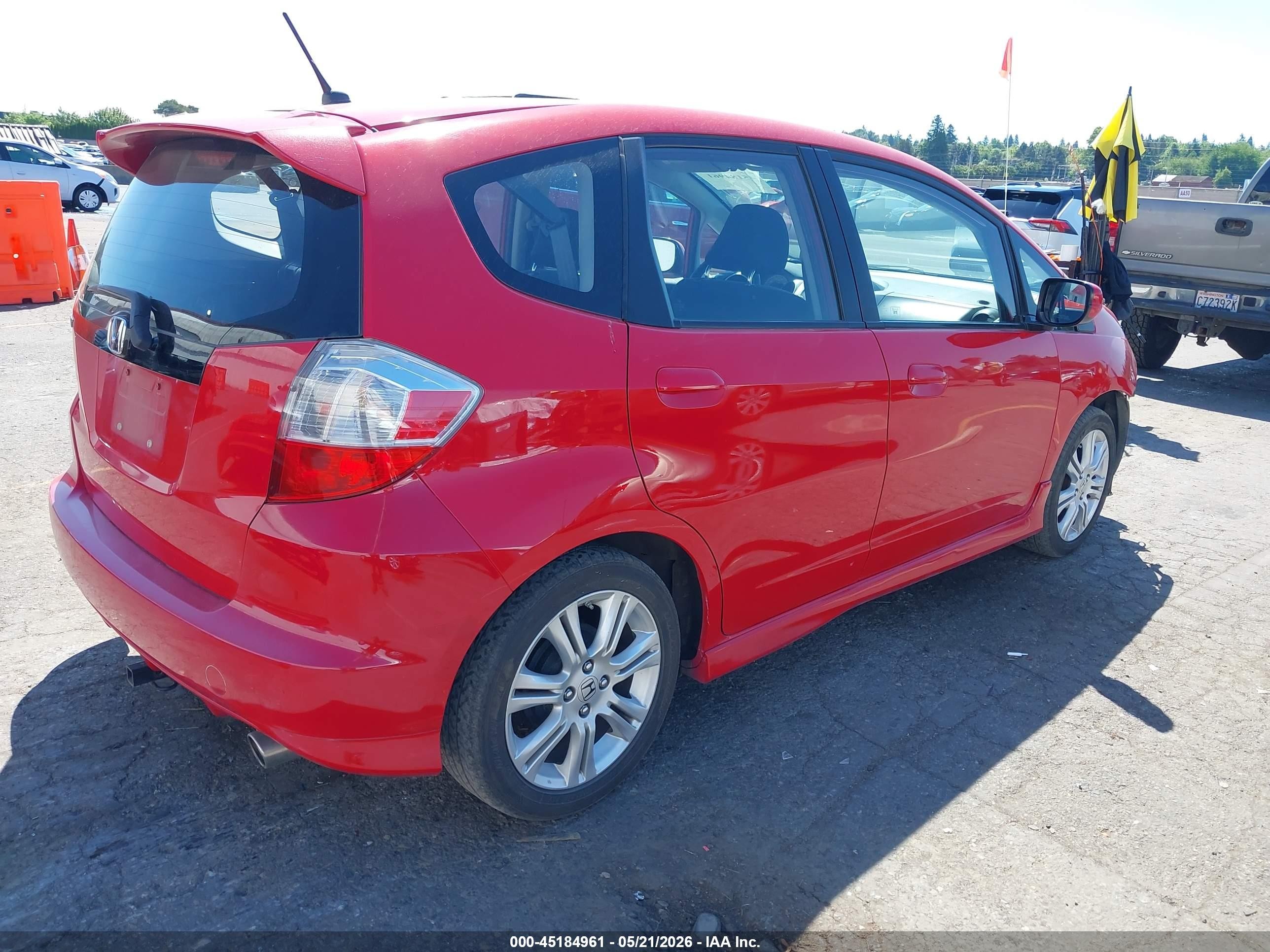 2010 Honda Fit Sport Red vin: JHMGE8H4XAC013584