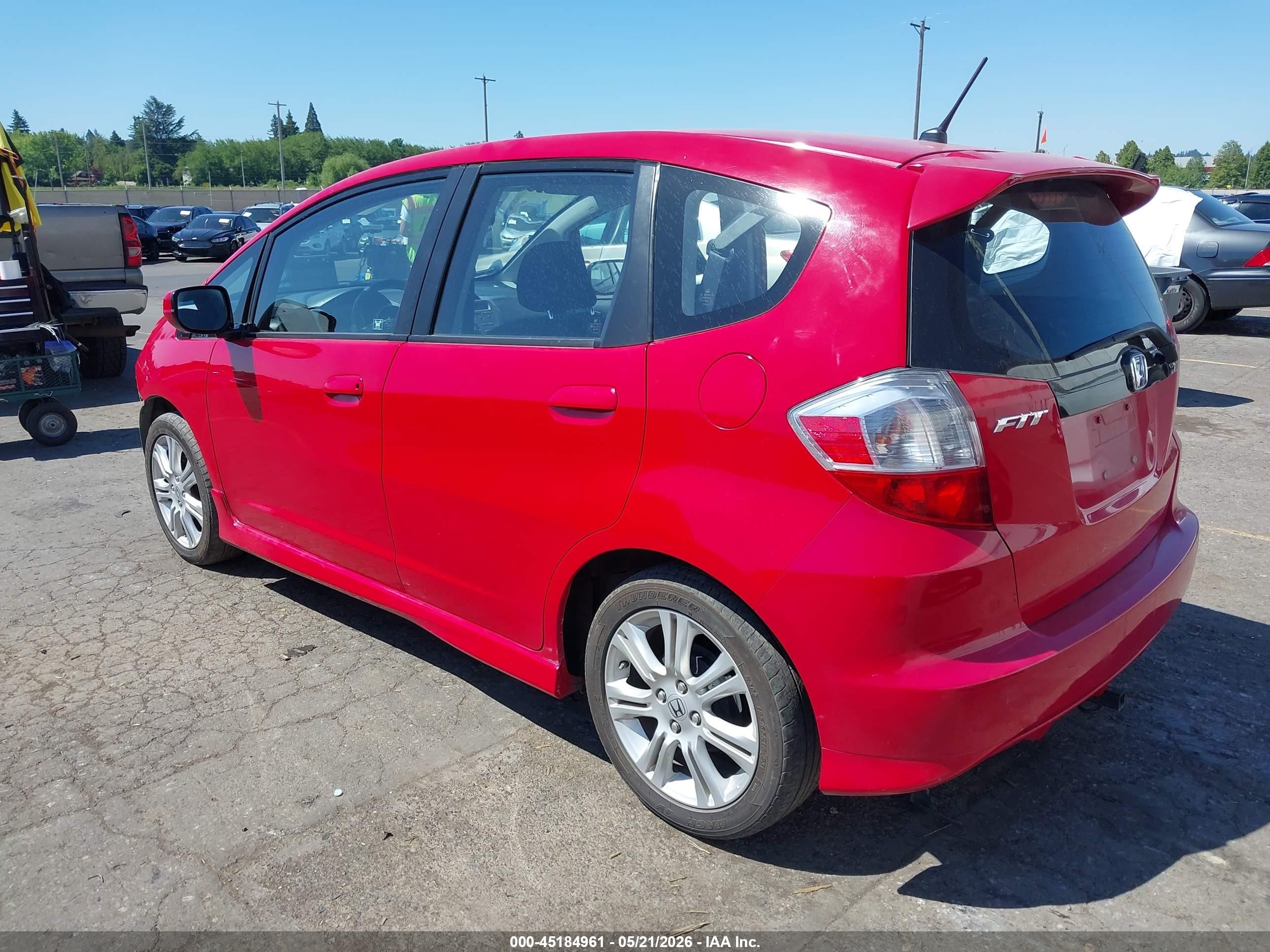 2010 Honda Fit Sport Red vin: JHMGE8H4XAC013584