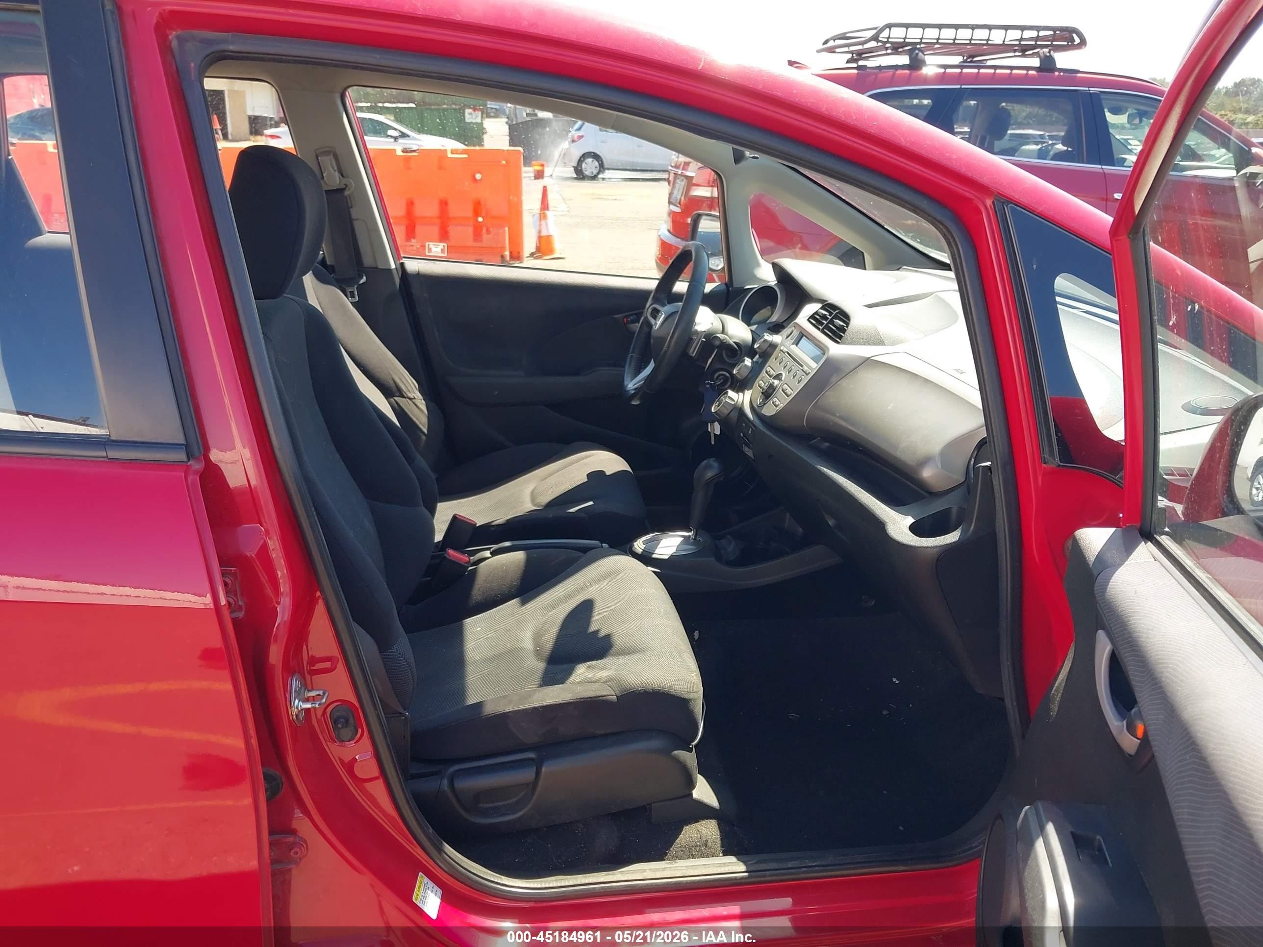 2010 Honda Fit Sport Red vin: JHMGE8H4XAC013584