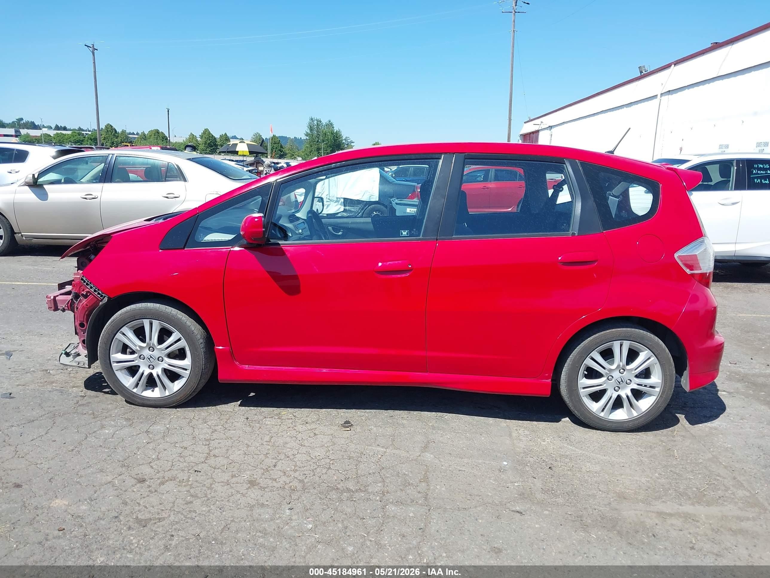 2010 Honda Fit Sport Red vin: JHMGE8H4XAC013584