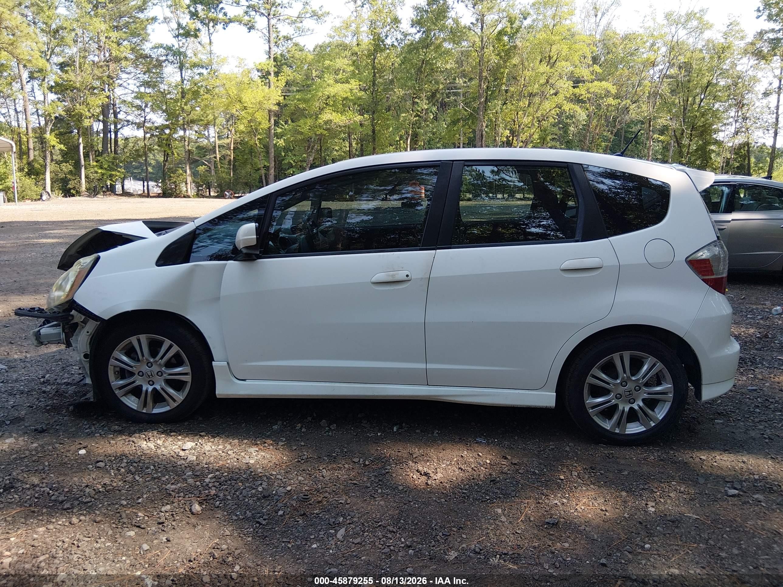 2010 Honda Fit Sport White vin: JHMGE8H4XAC016582