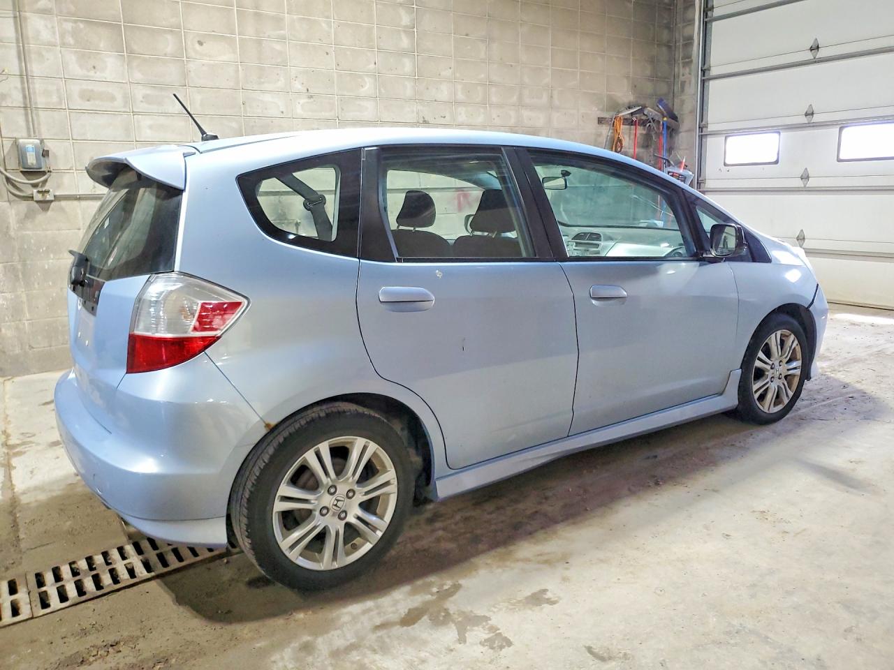 2010 Honda Fit Sport Blue vin: JHMGE8H4XAC025251