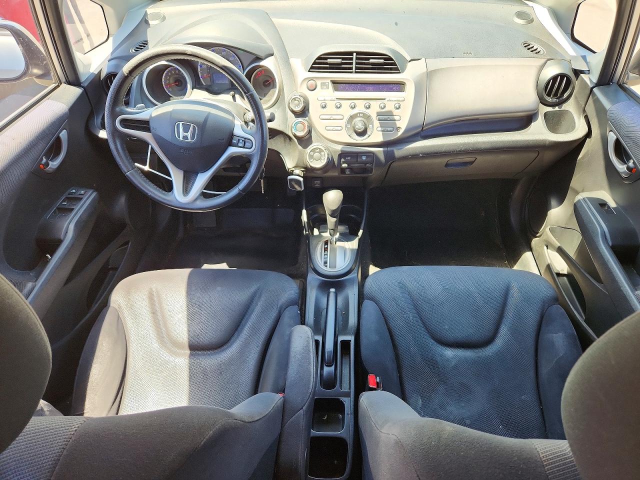 2010 Honda Fit Sport Silver vin: JHMGE8H4XAS016636