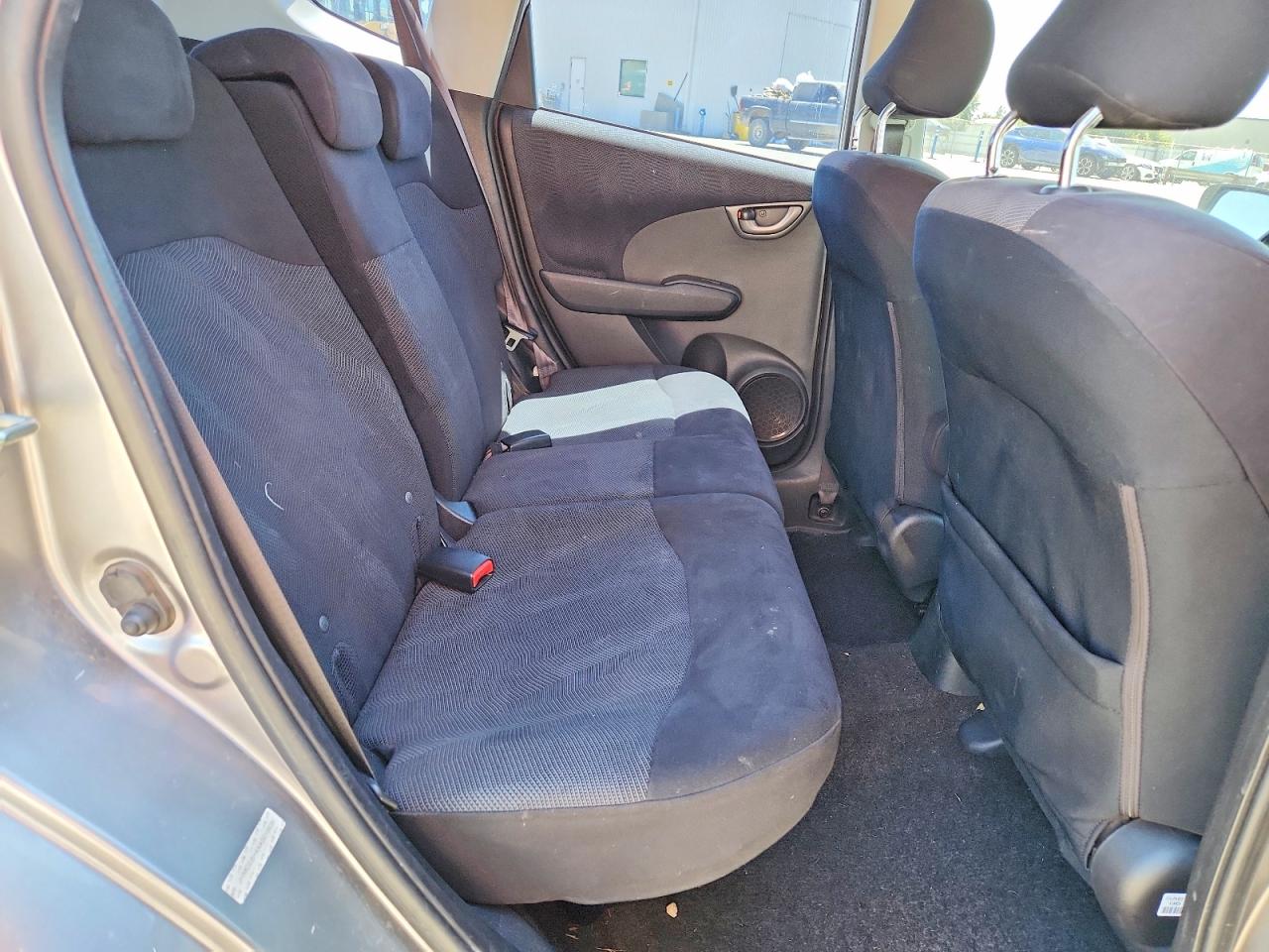 2010 Honda Fit Sport Silver vin: JHMGE8H4XAS016636