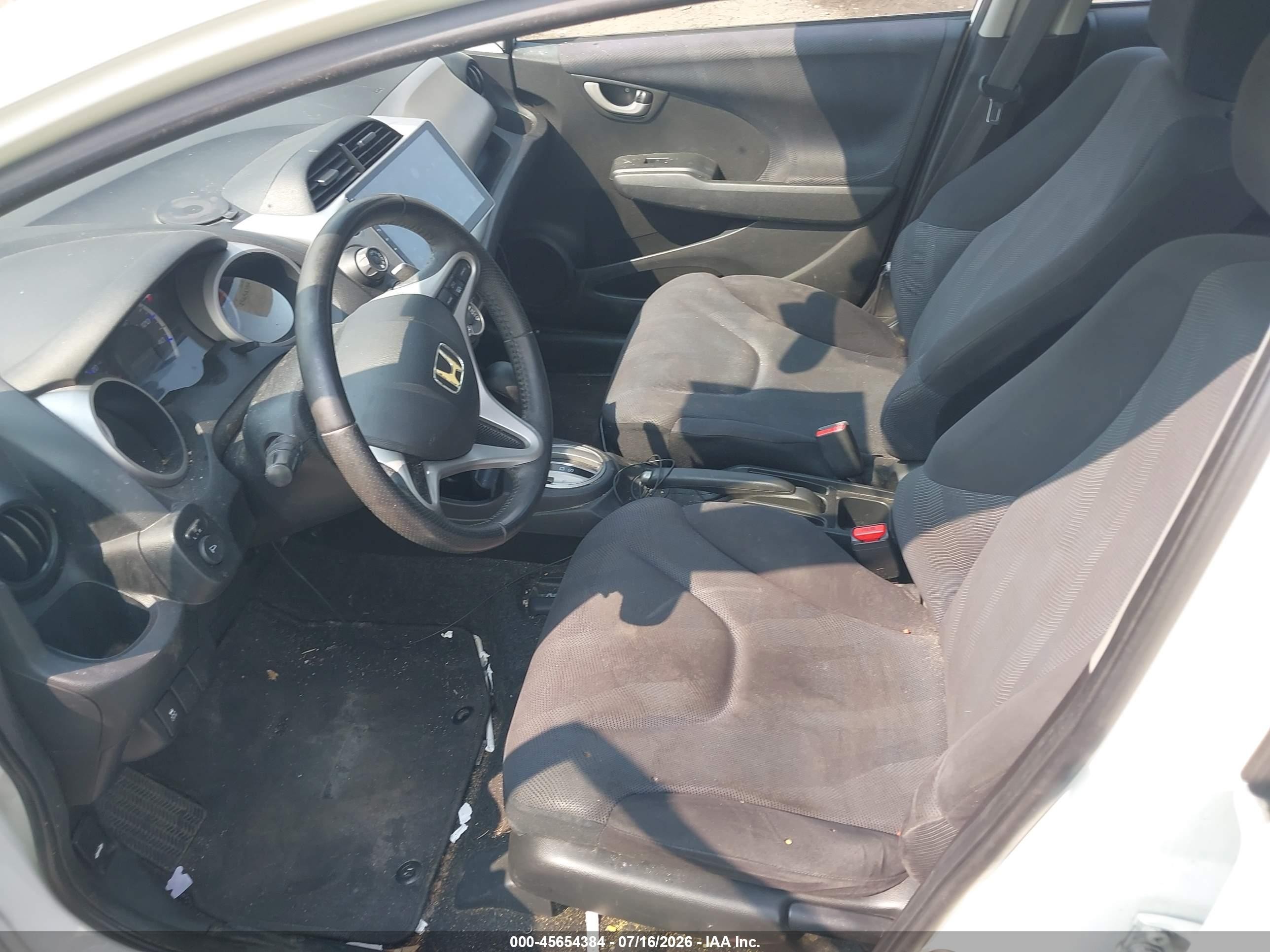 2011 Honda Fit Sport White vin: JHMGE8H50BC006153