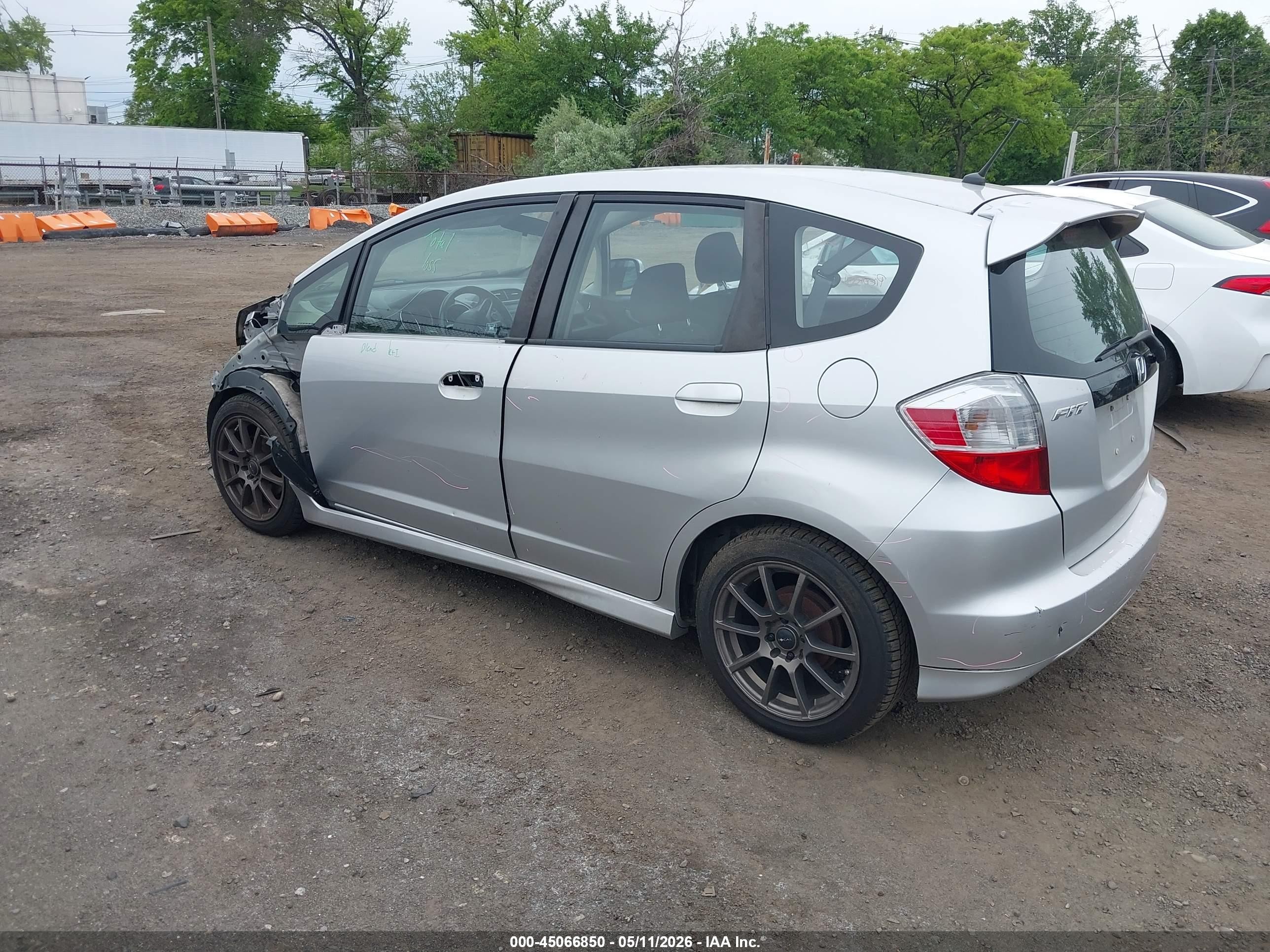 2012 Honda Fit Sport Silver vin: JHMGE8H50CC000502