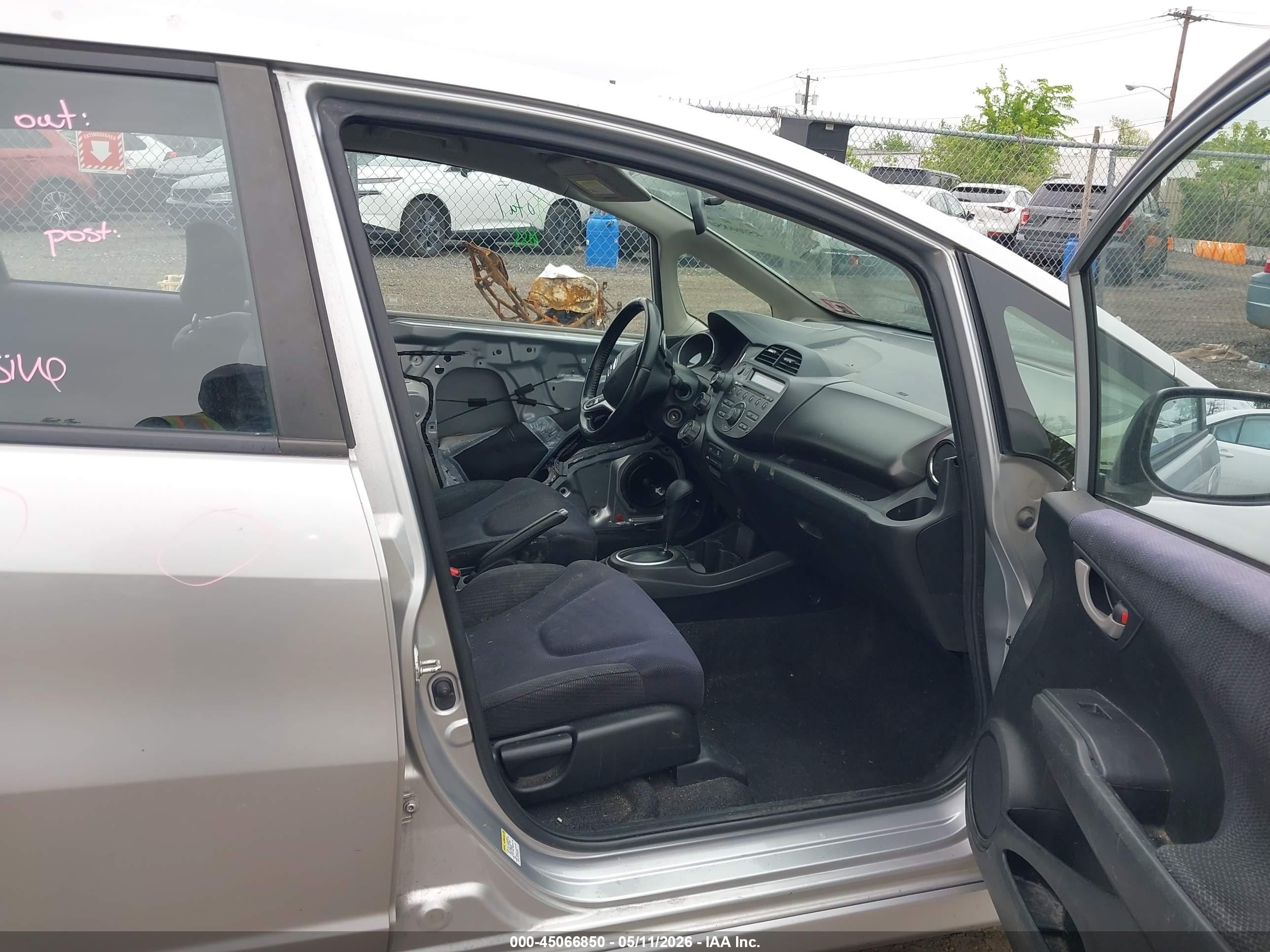 2012 Honda Fit Sport Silver vin: JHMGE8H50CC000502