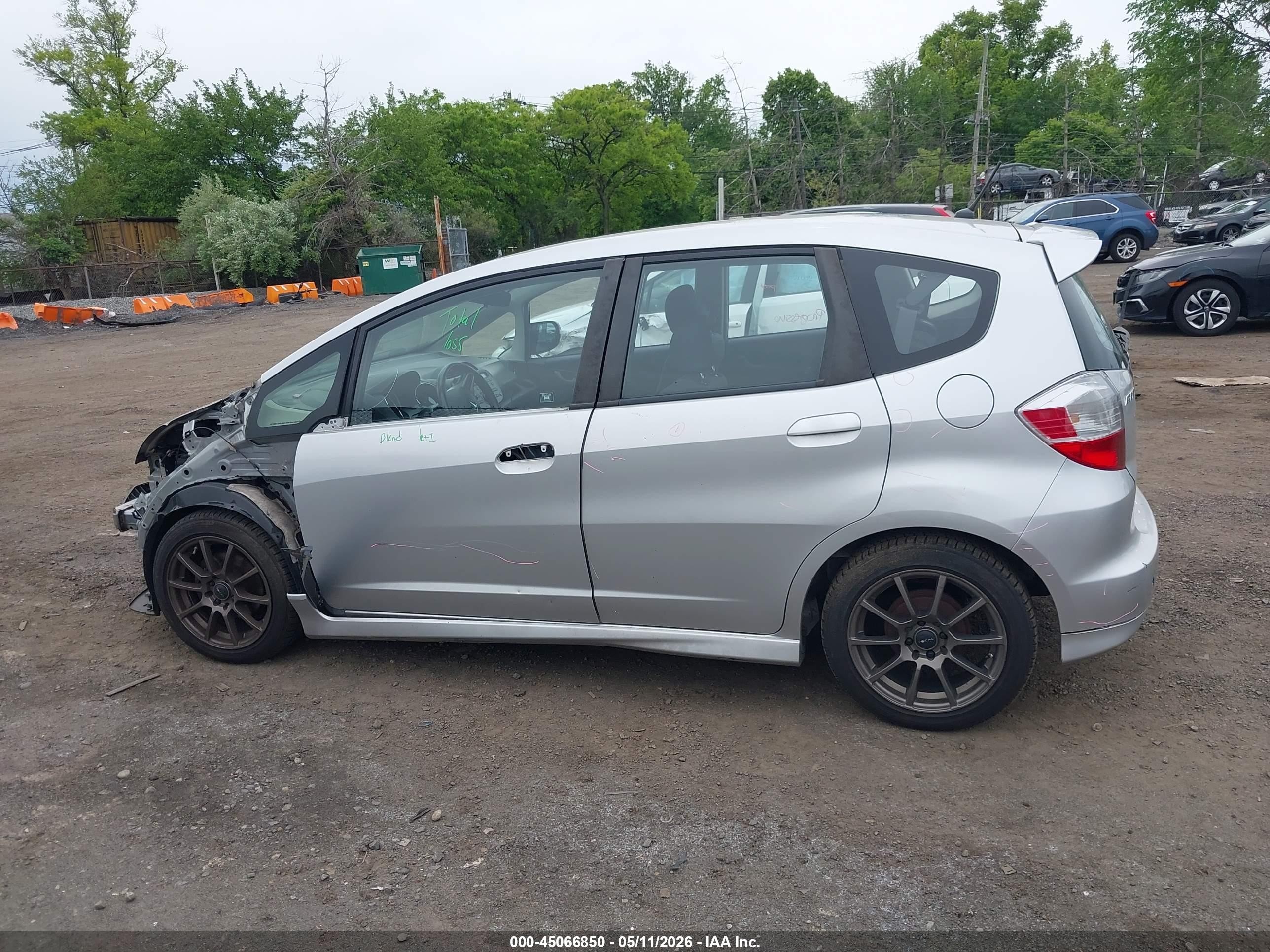 2012 Honda Fit Sport Silver vin: JHMGE8H50CC000502