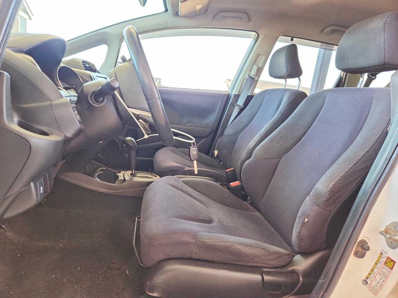 2013 Honda Fit Sport White vin: JHMGE8H50DC026065