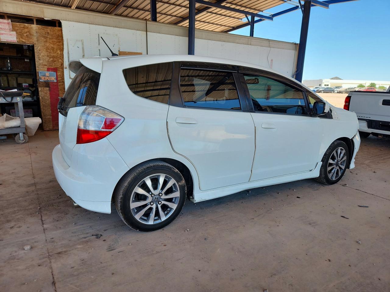 2013 Honda Fit Sport White vin: JHMGE8H50DC026065