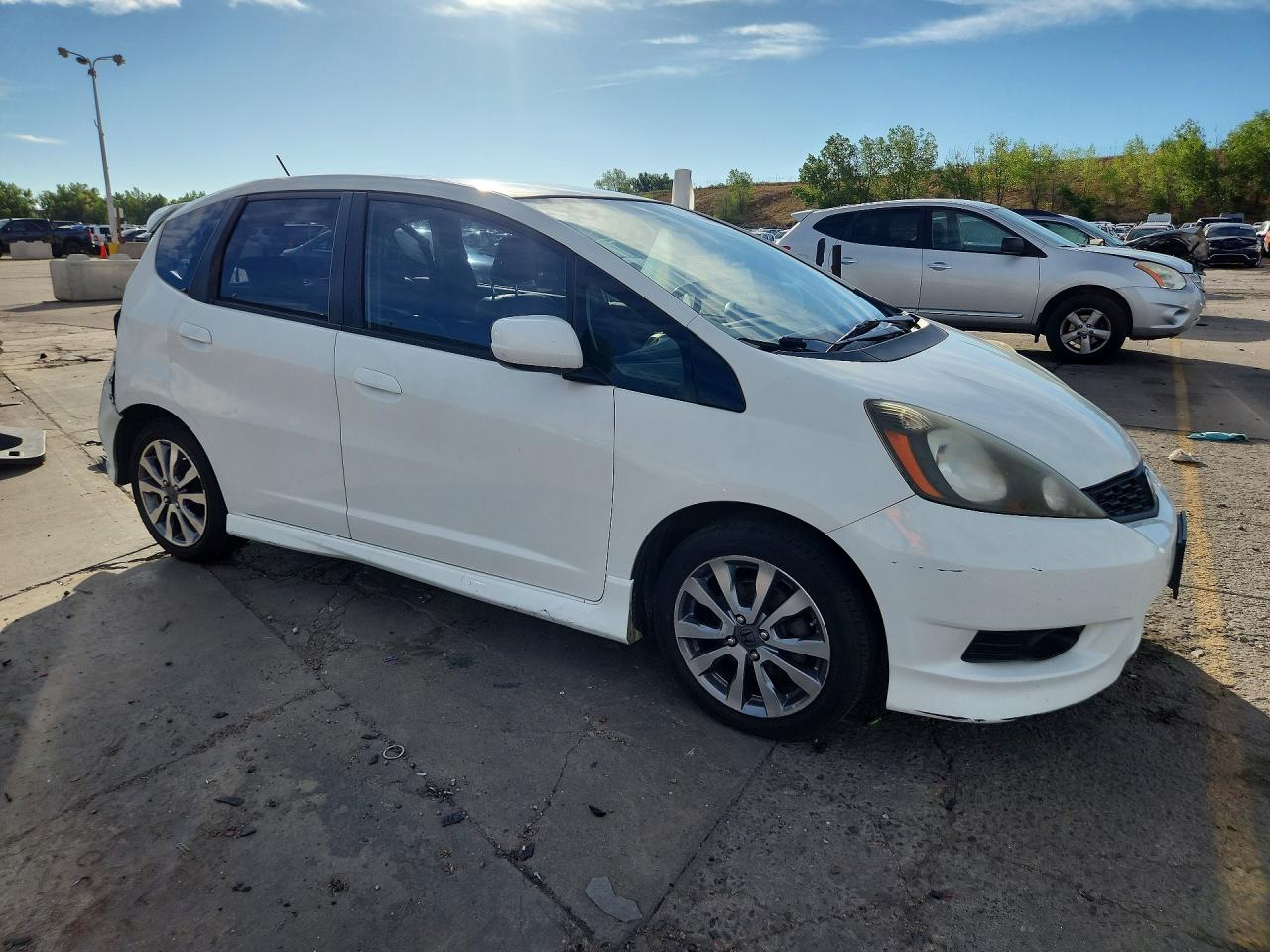 2013 Honda Fit Sport Белый vin: JHMGE8H50DC030732