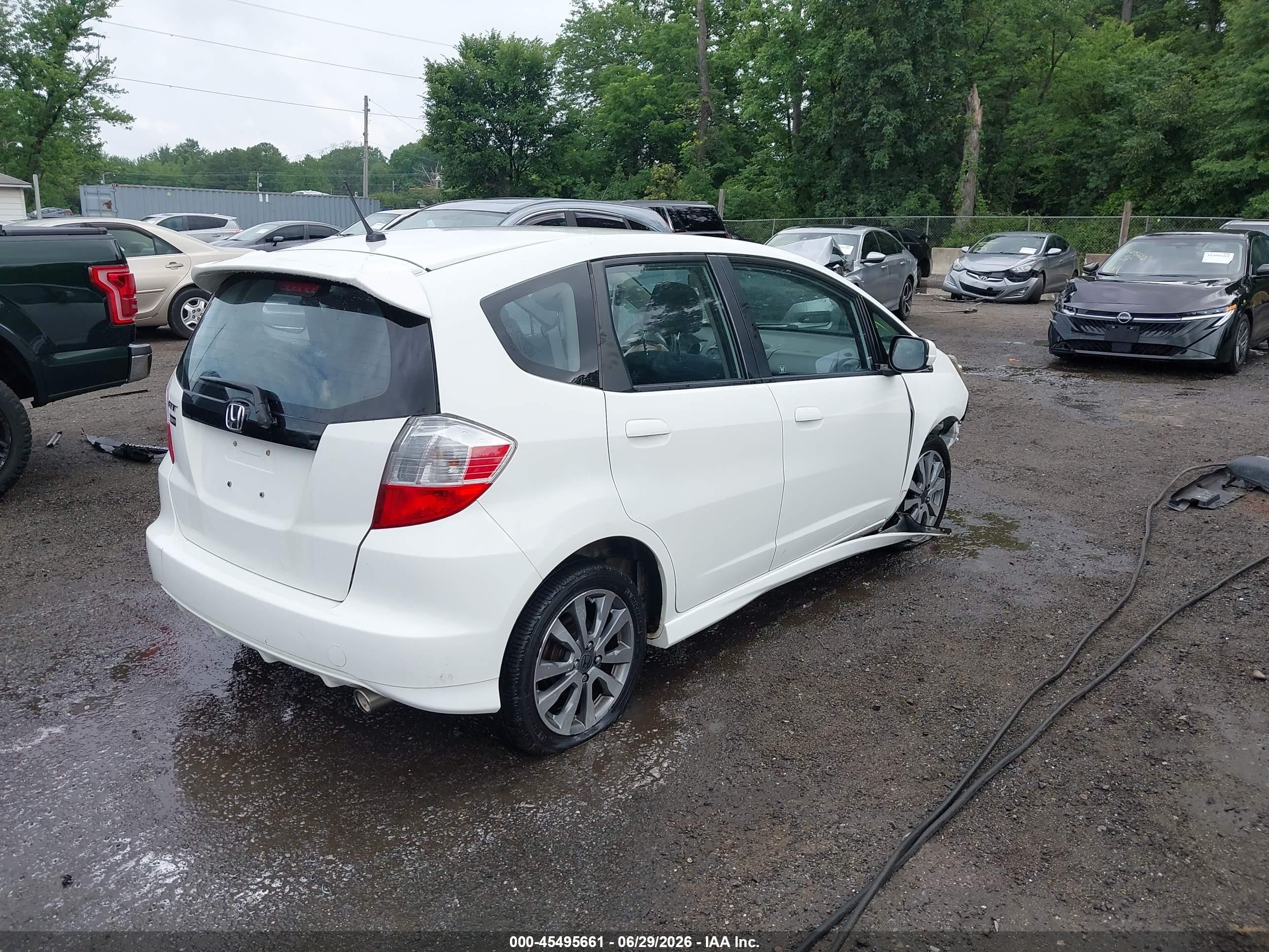 2013 Honda Fit Sport White vin: JHMGE8H50DC054514