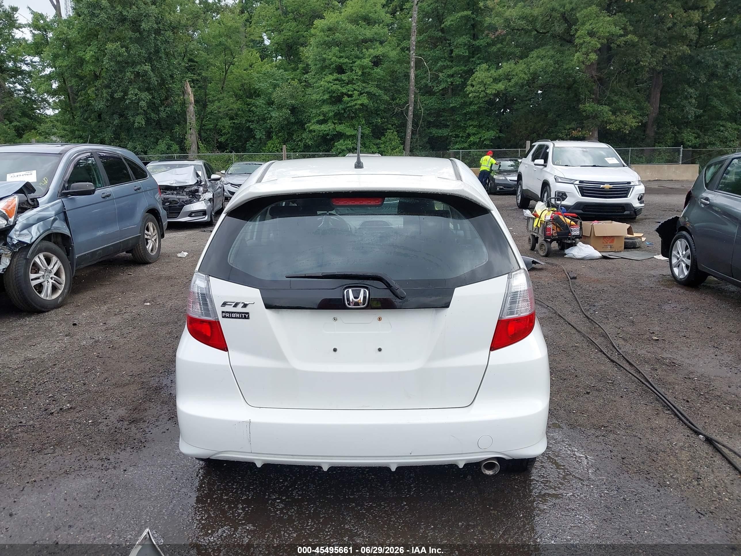 2013 Honda Fit Sport White vin: JHMGE8H50DC054514