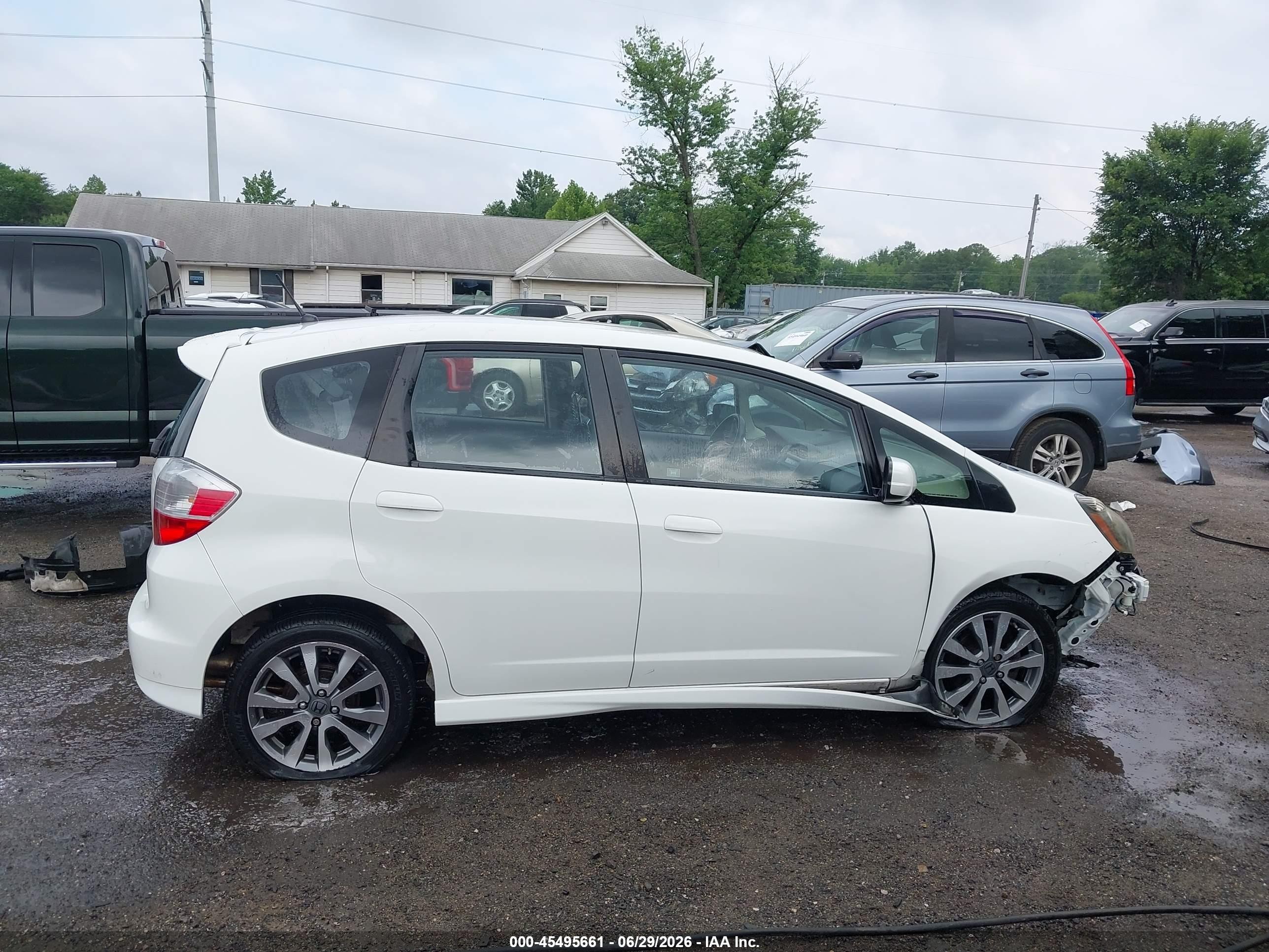 2013 Honda Fit Sport White vin: JHMGE8H50DC054514