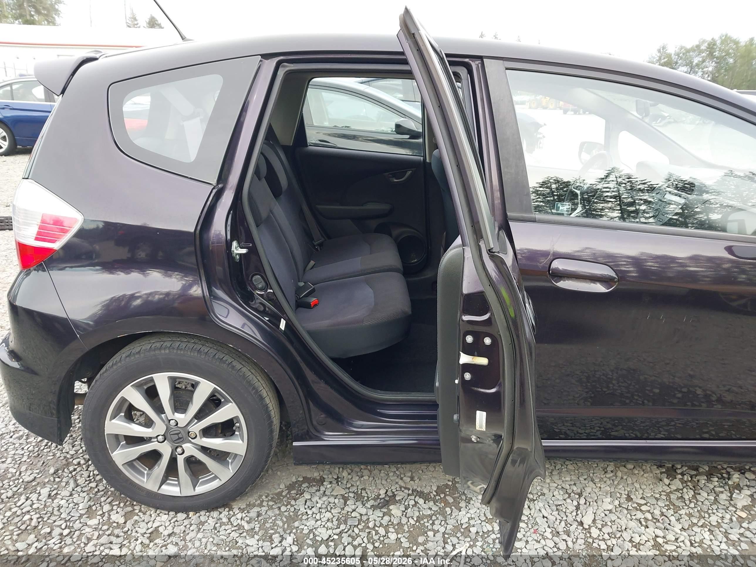 2013 Honda Fit Sport Черный vin: JHMGE8H50DC070177