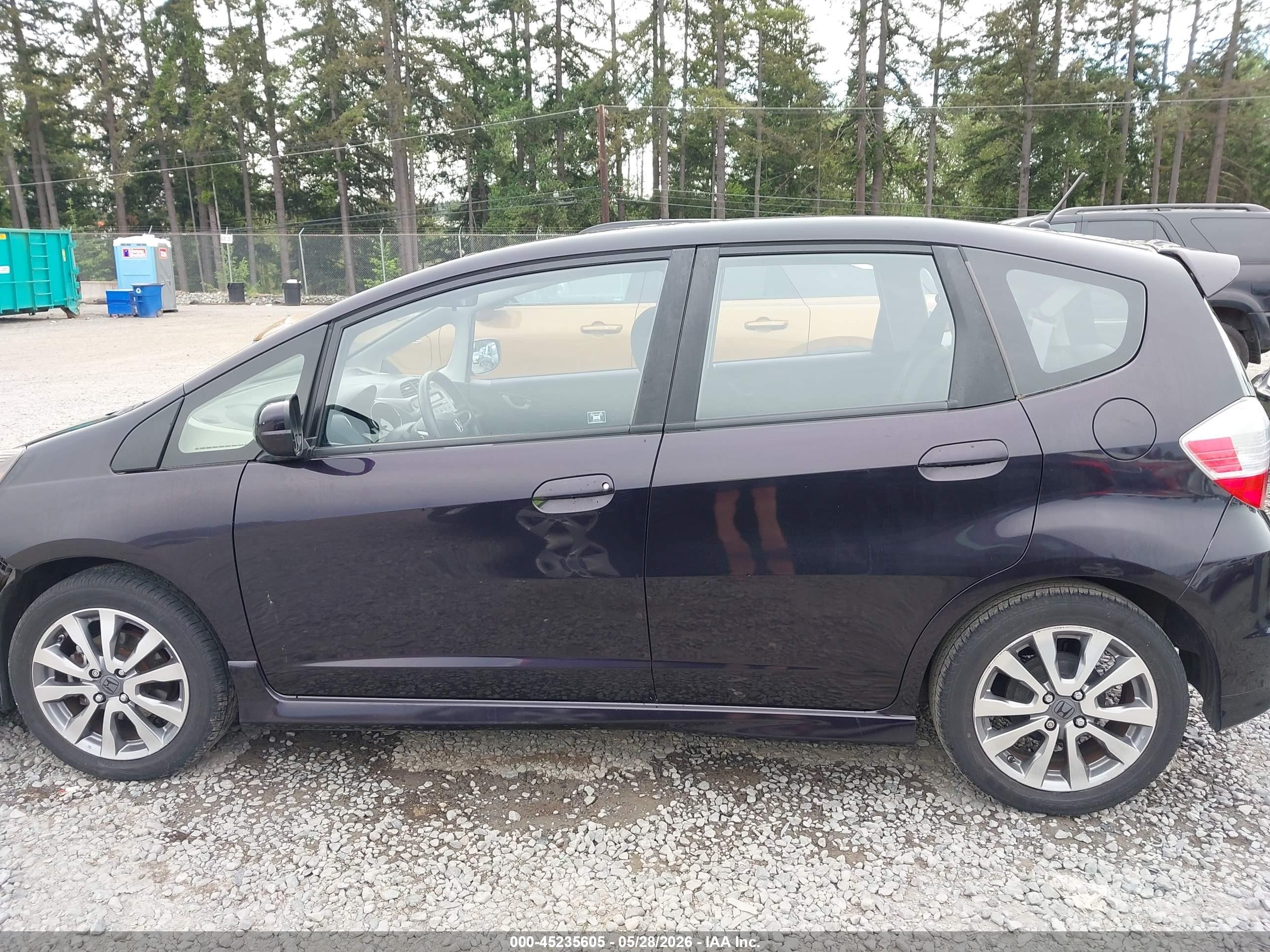 2013 Honda Fit Sport Черный vin: JHMGE8H50DC070177
