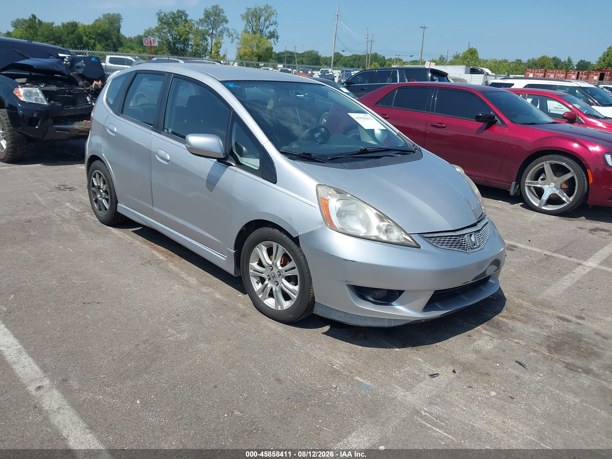 2011 Honda Fit Sport Silver vin: JHMGE8H51BC003004