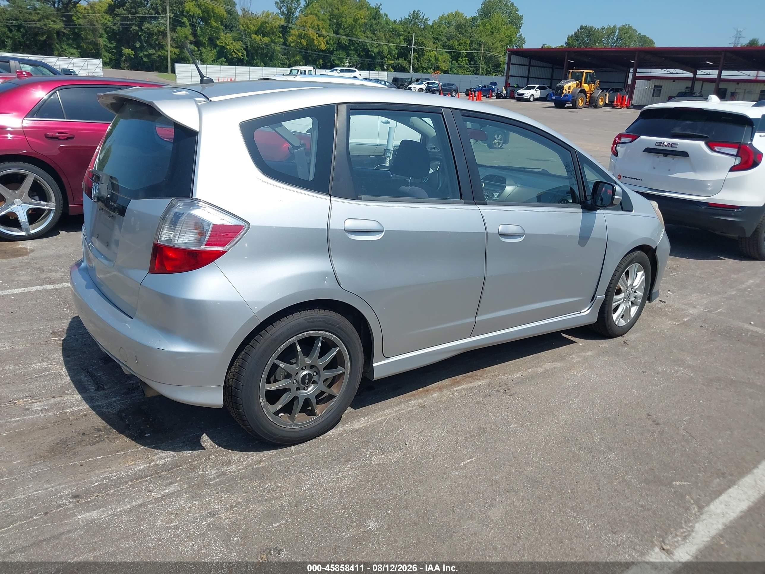 2011 Honda Fit Sport Silver vin: JHMGE8H51BC003004
