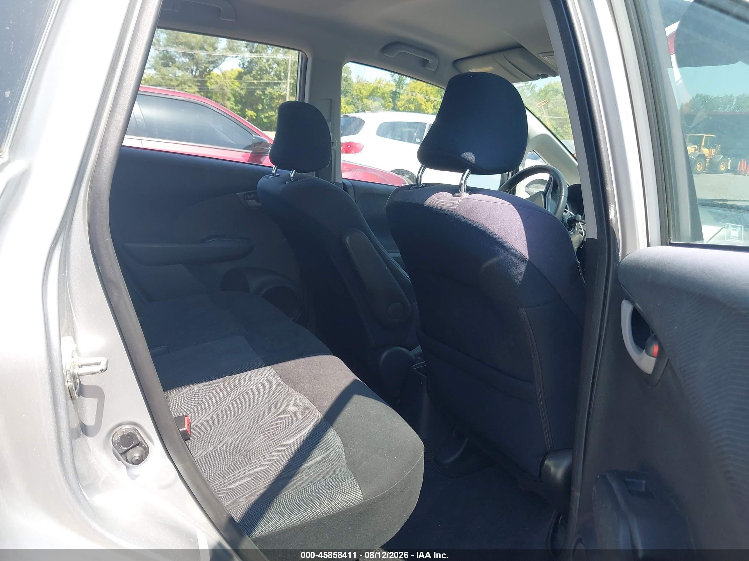 2011 Honda Fit Sport Silver vin: JHMGE8H51BC003004