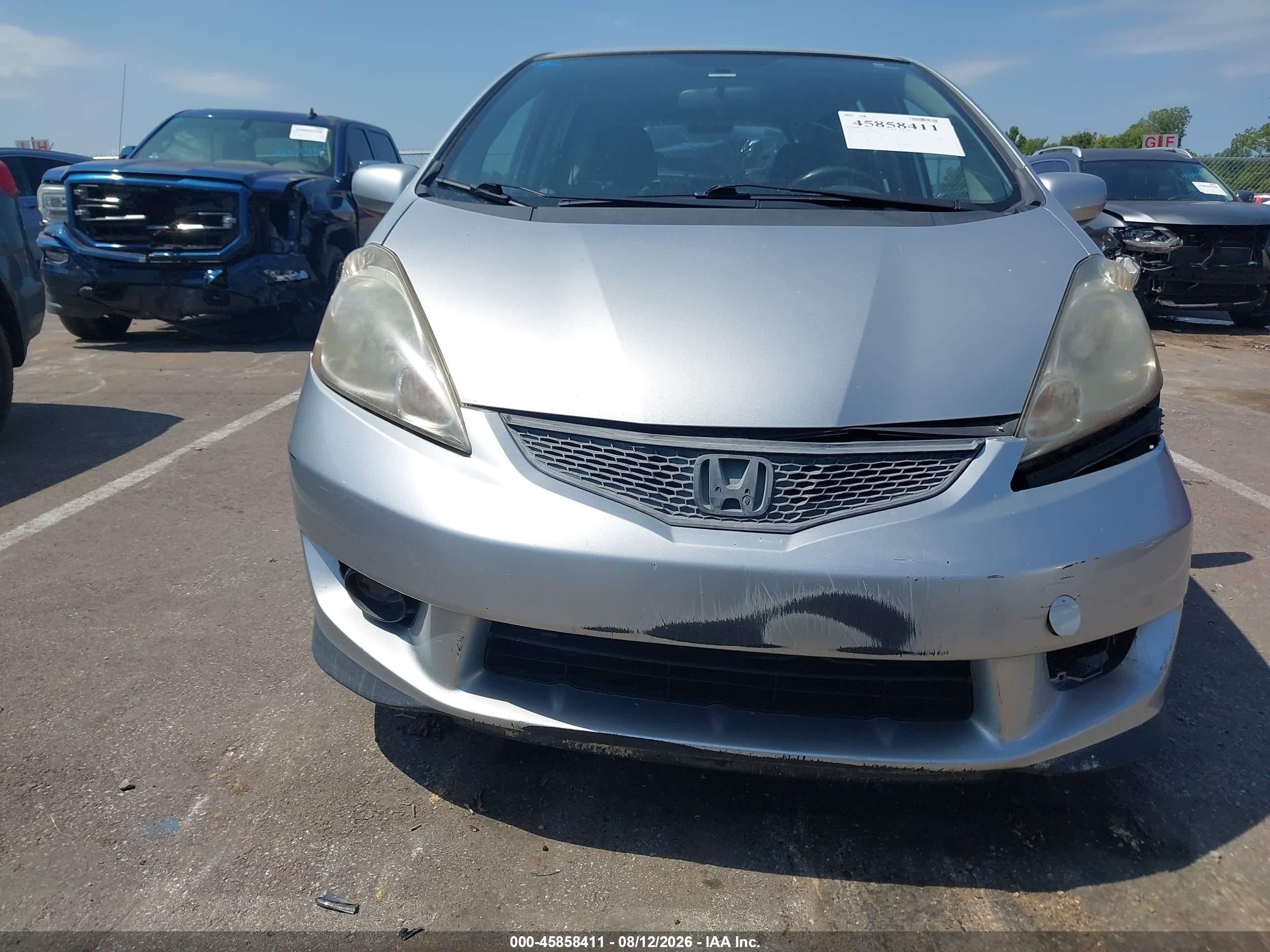 2011 Honda Fit Sport Silver vin: JHMGE8H51BC003004