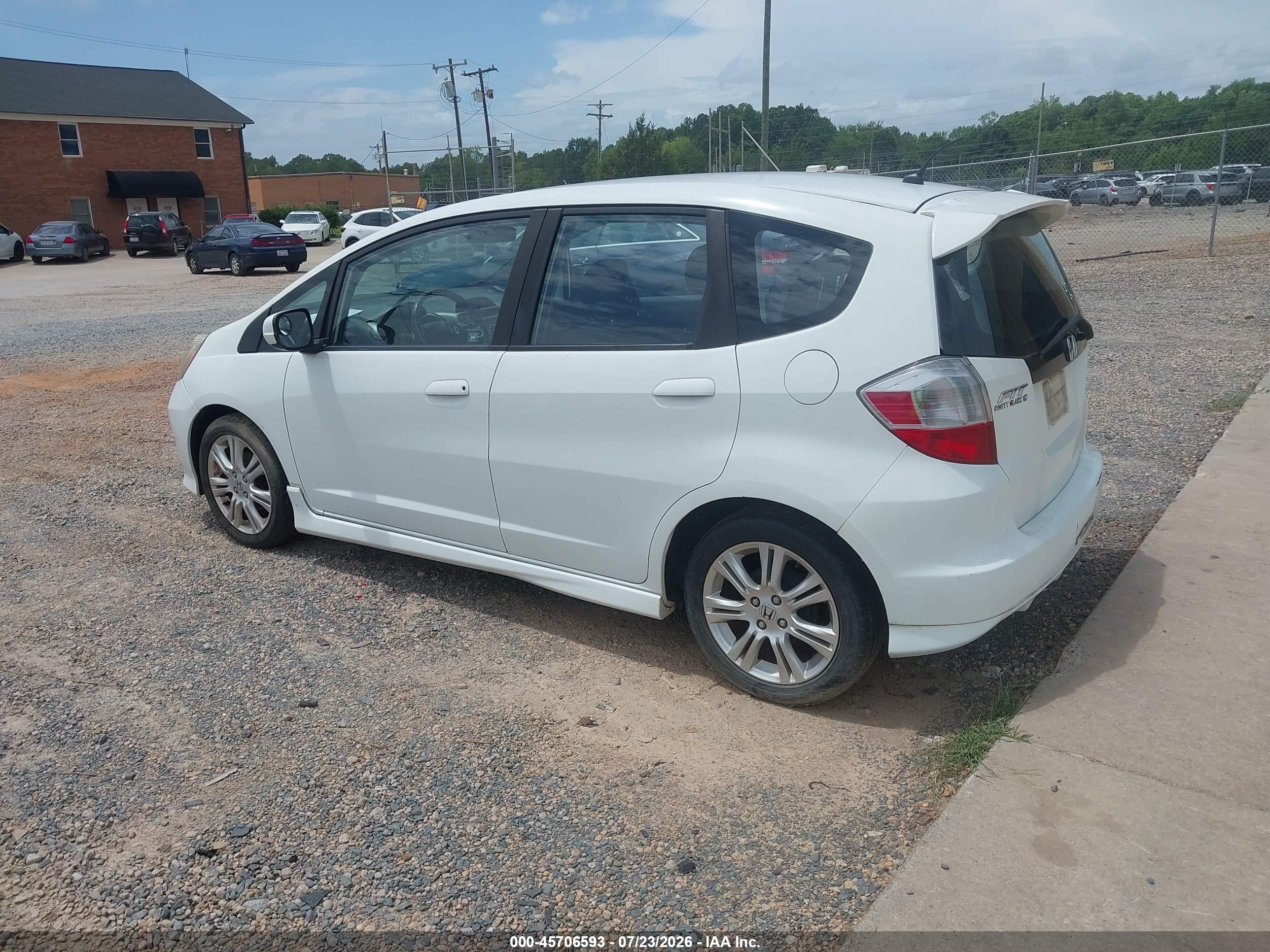 2011 Honda Fit Sport White vin: JHMGE8H51BC008431