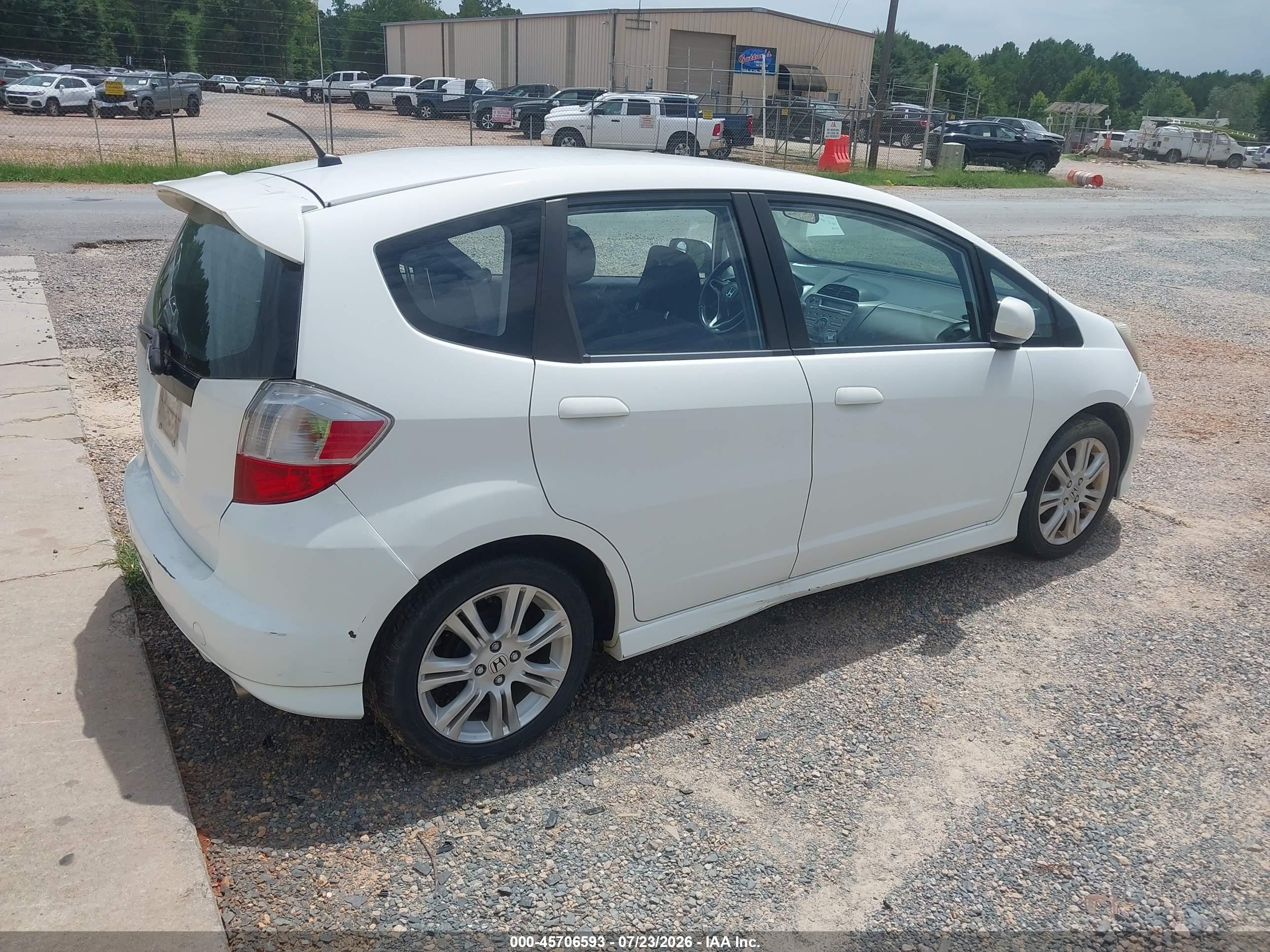 2011 Honda Fit Sport White vin: JHMGE8H51BC008431