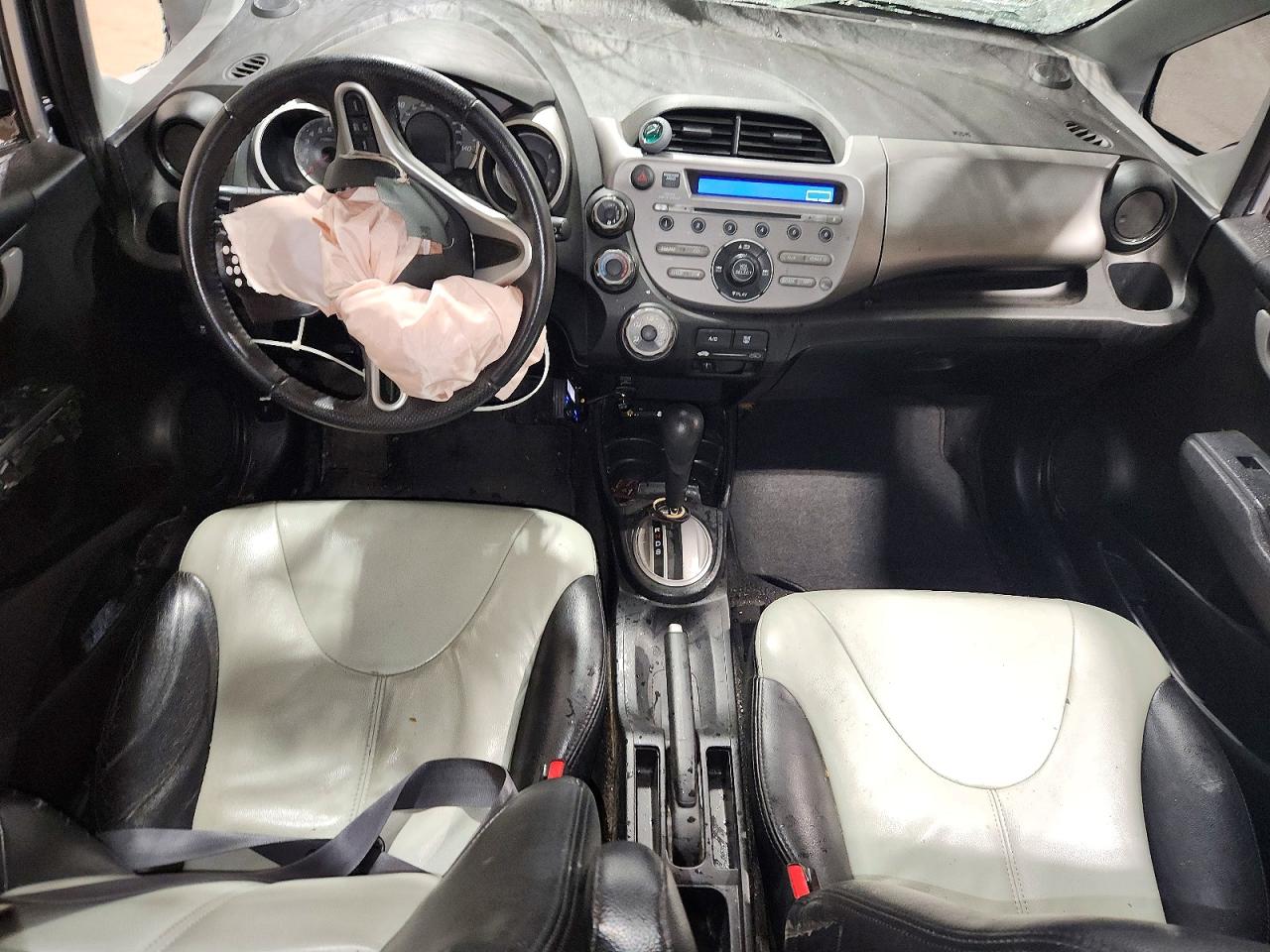 2011 Honda Fit Sport Silver vin: JHMGE8H51BS004787