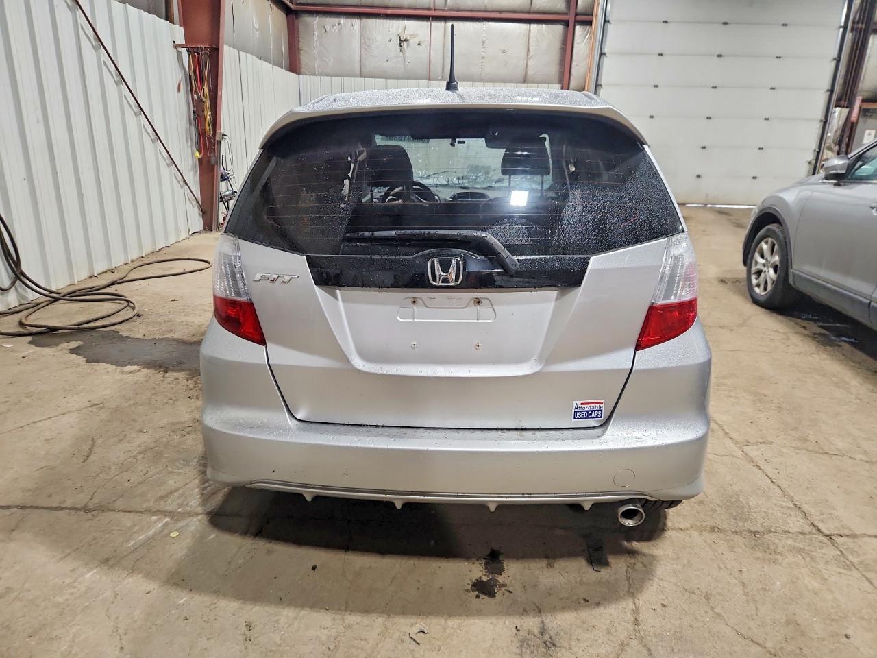 2011 Honda Fit Sport Silver vin: JHMGE8H51BS004787