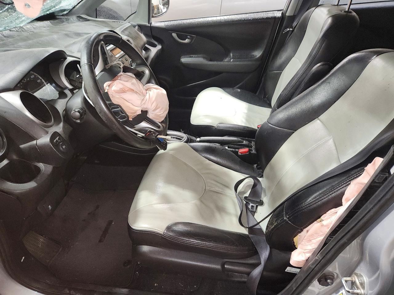 2011 Honda Fit Sport Silver vin: JHMGE8H51BS004787