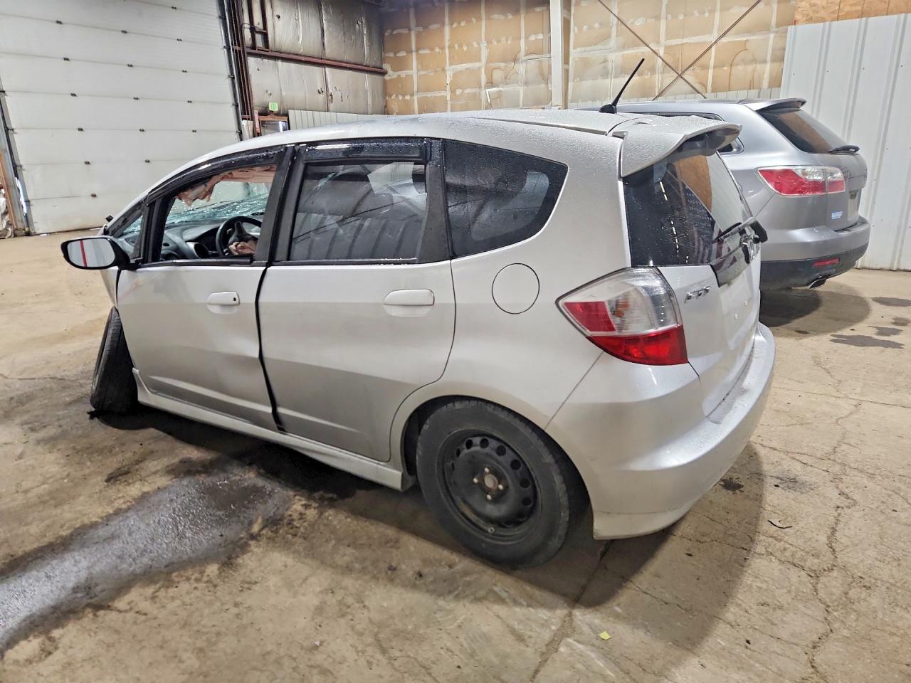 2011 Honda Fit Sport Silver vin: JHMGE8H51BS004787