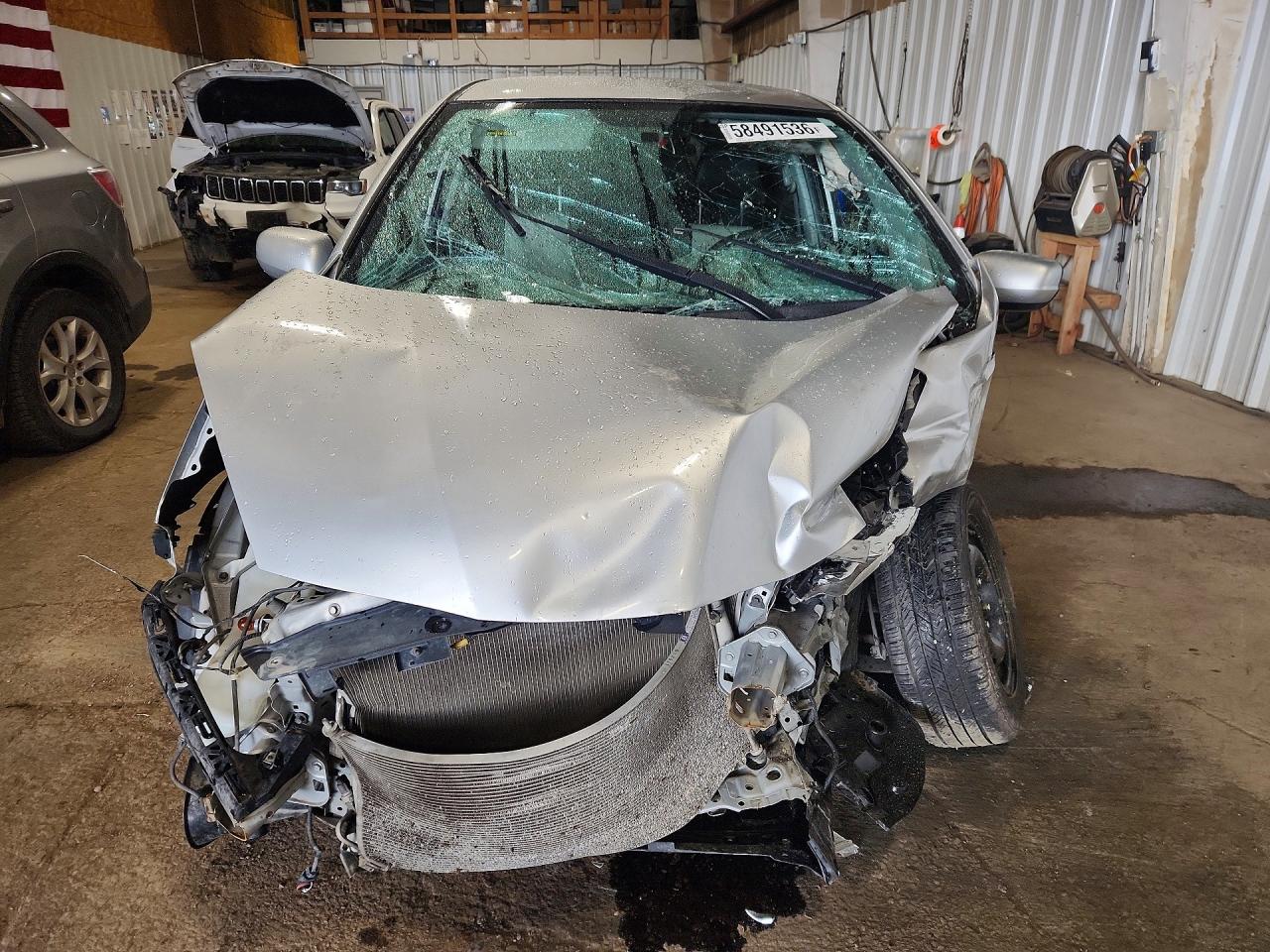 2011 Honda Fit Sport Silver vin: JHMGE8H51BS004787