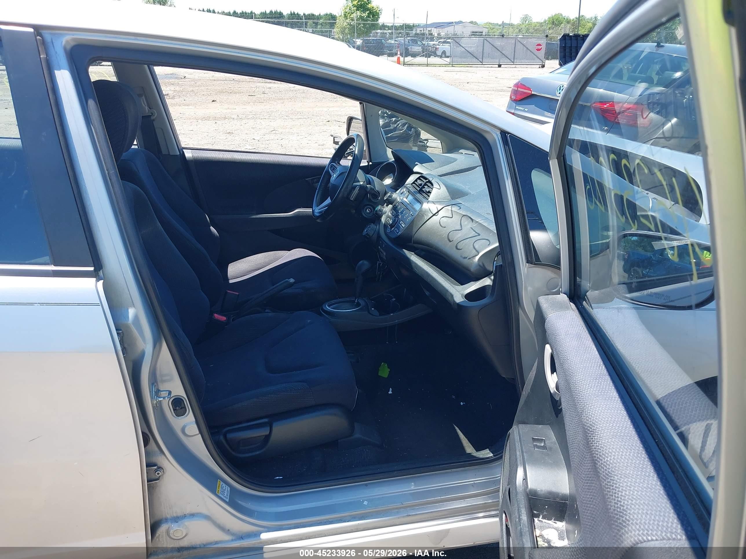 2012 Honda Fit Sport Silver vin: JHMGE8H51CS004760