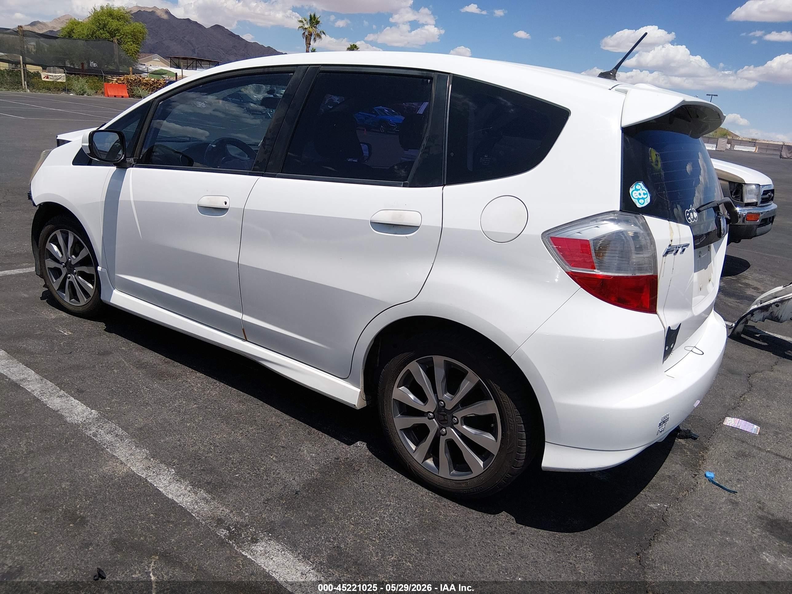 2012 Honda Fit Sport White vin: JHMGE8H51CS007691