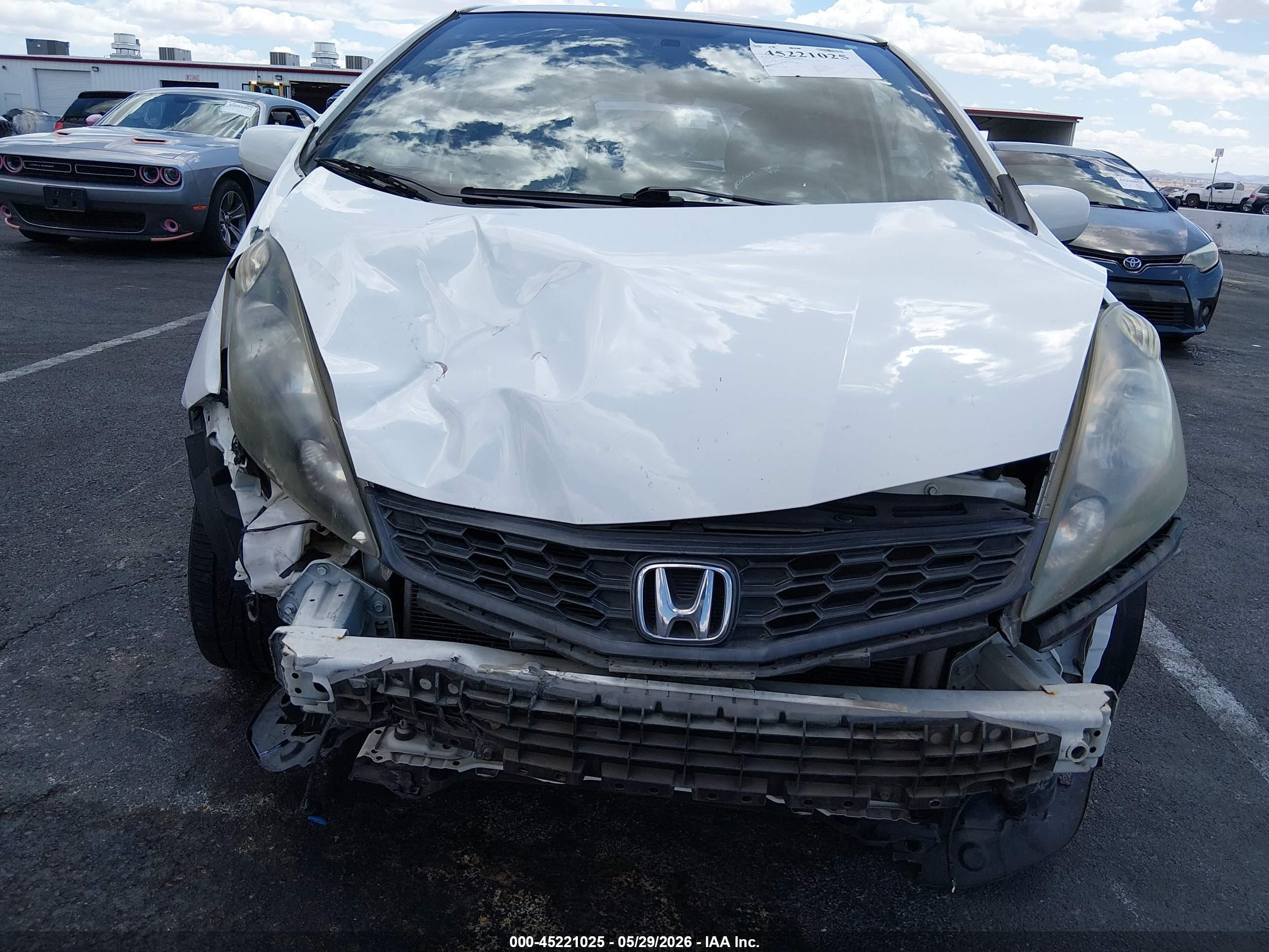 2012 Honda Fit Sport White vin: JHMGE8H51CS007691