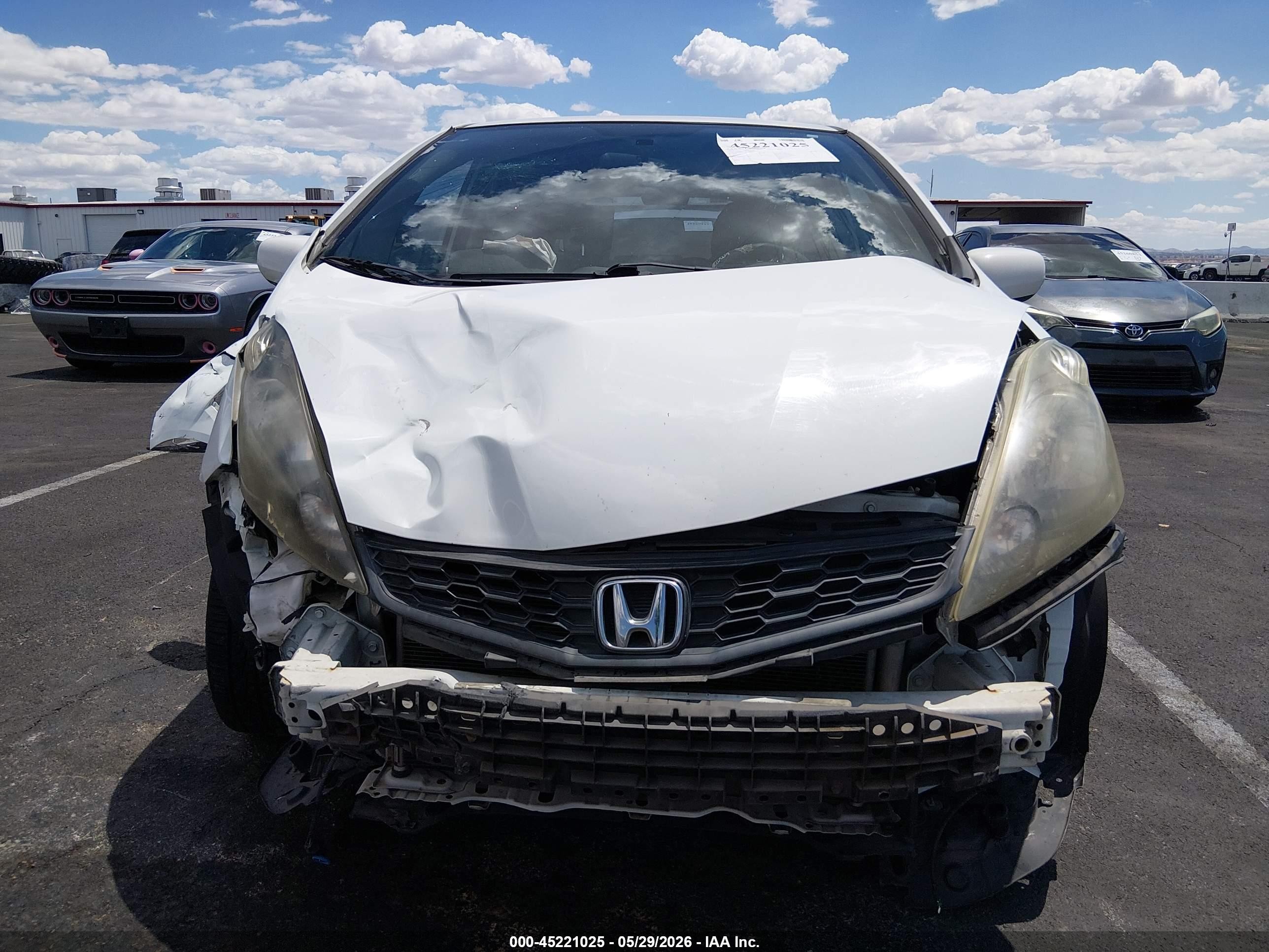 2012 Honda Fit Sport White vin: JHMGE8H51CS007691
