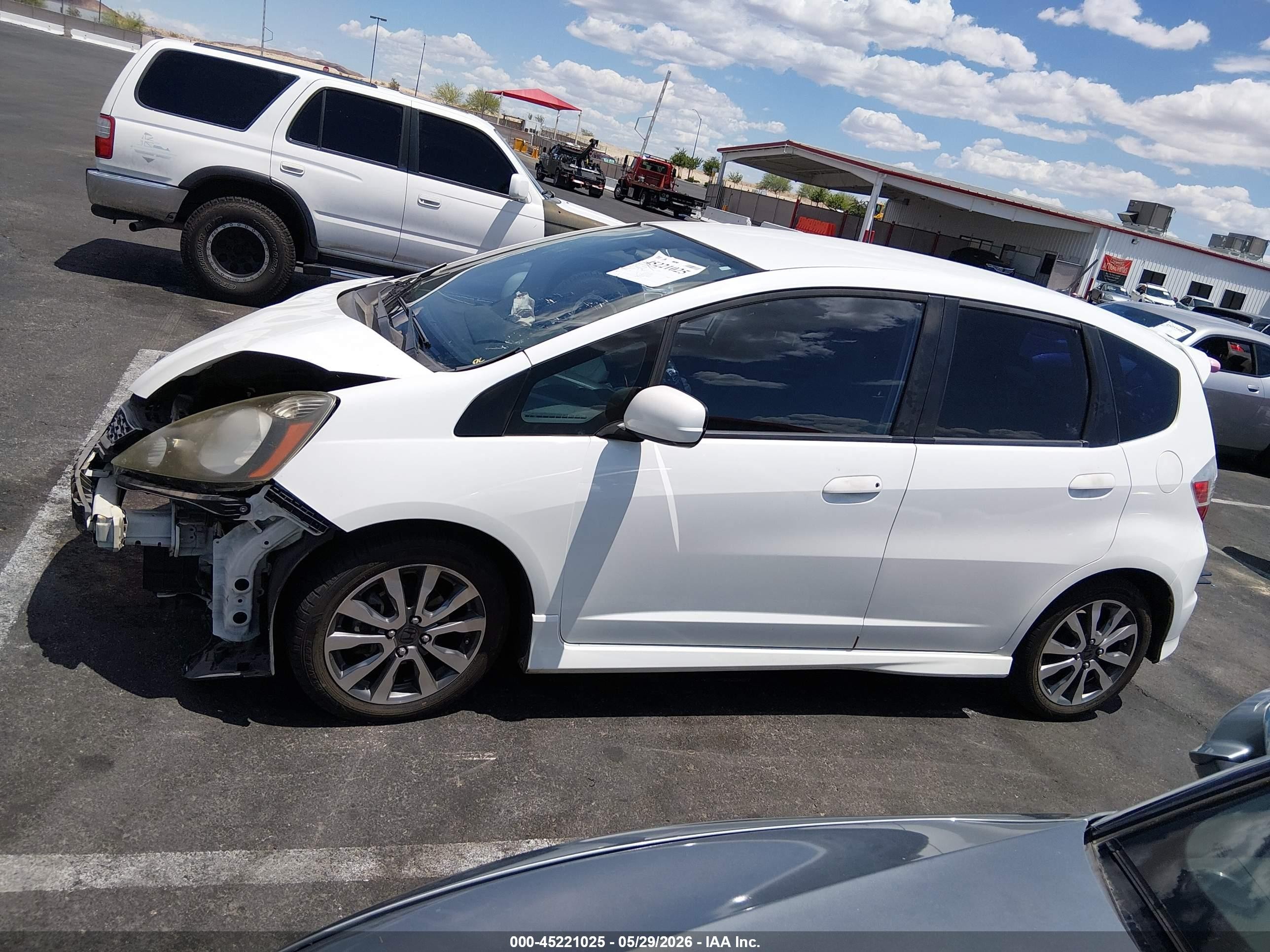 2012 Honda Fit Sport White vin: JHMGE8H51CS007691